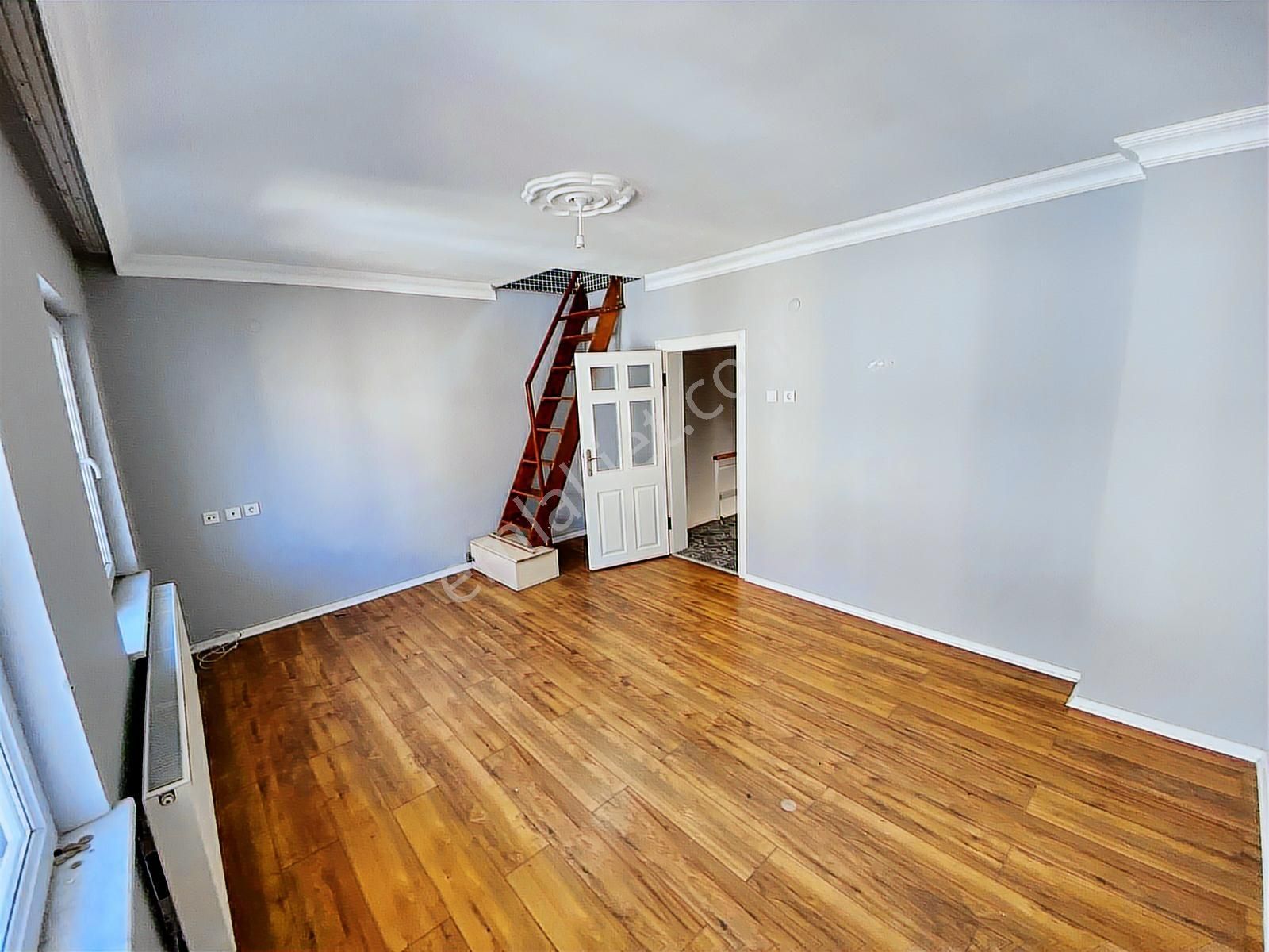 Verandalı,teraslı,şömineli,hobi Bahçeli 4+2 Kiralık Müstakil Ev - Görsel 21