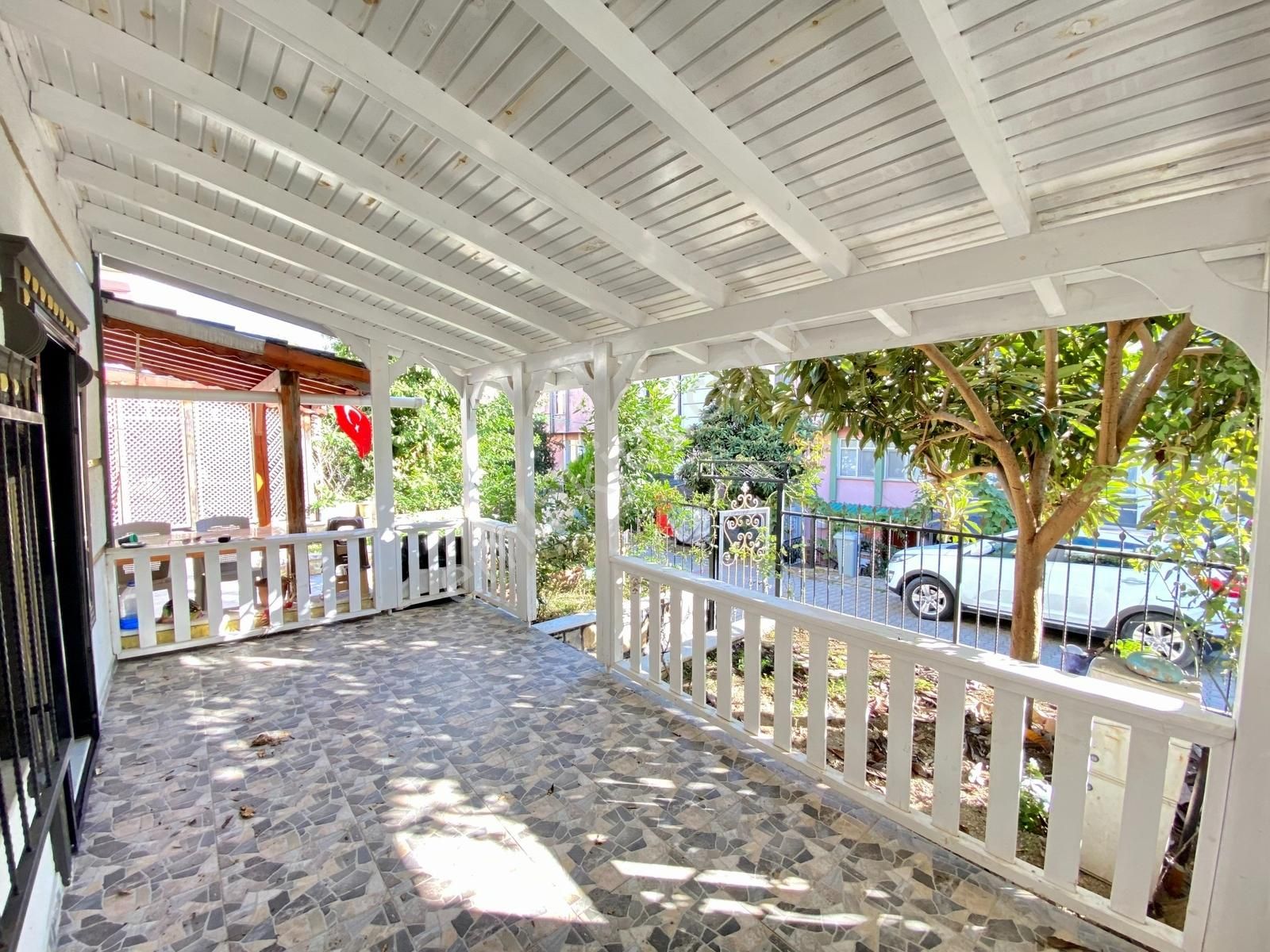 Verandalı,teraslı,şömineli,hobi Bahçeli 4+2 Kiralık Müstakil Ev - Görsel 18