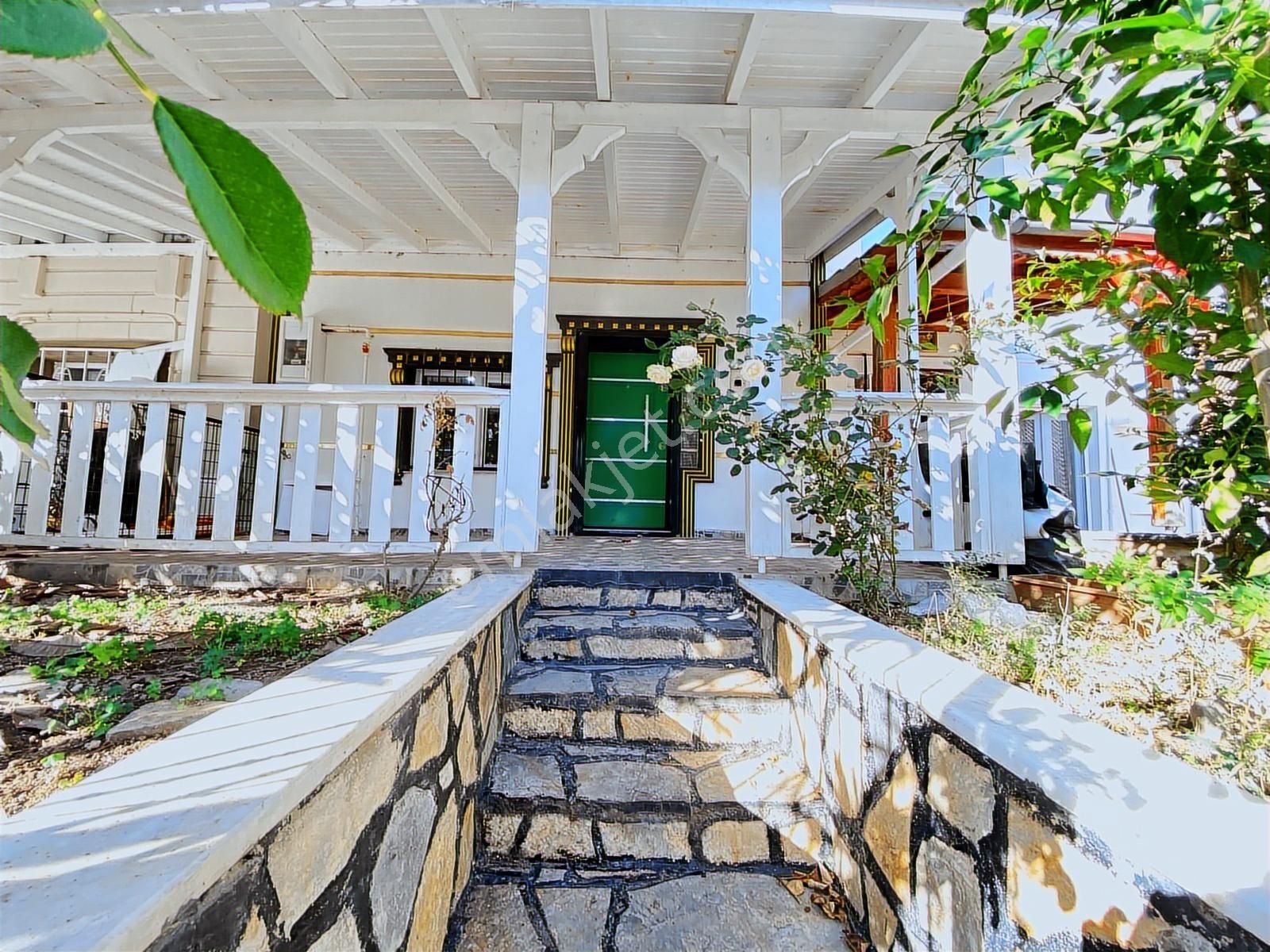 Verandalı,teraslı,şömineli,hobi Bahçeli 4+2 Kiralık Müstakil Ev - Görsel 34