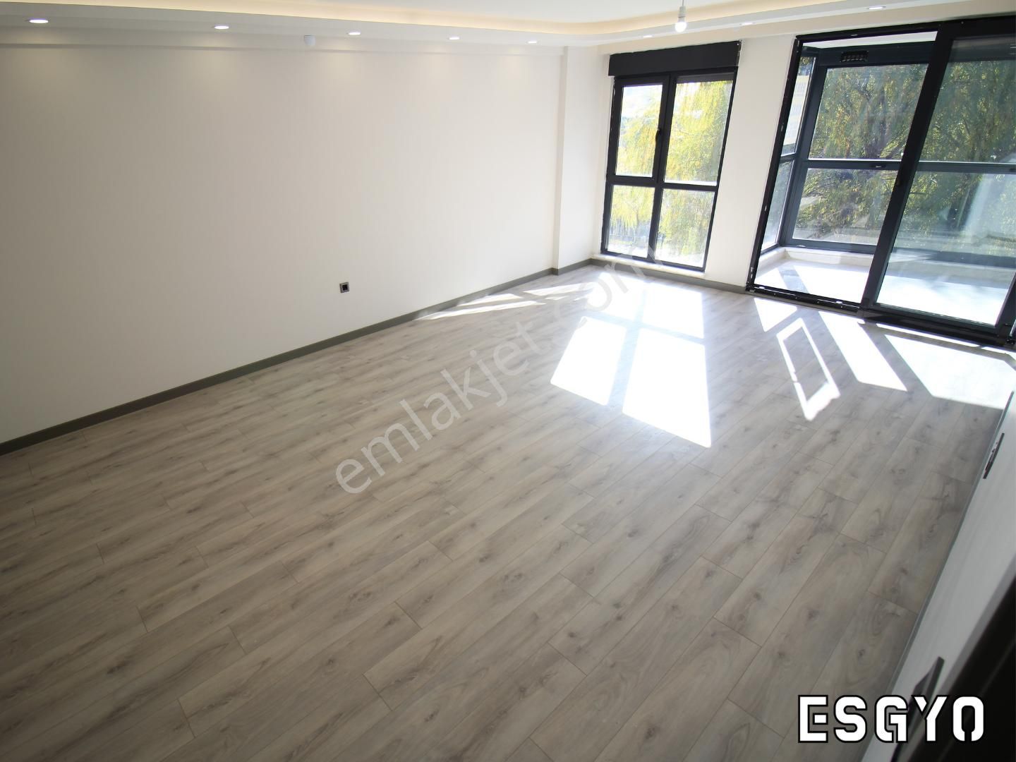 Esgyo'dan Sazova Park Yanı 3+1 170 M2 Sıfır Lüks Kiralık Daire - Görsel 31