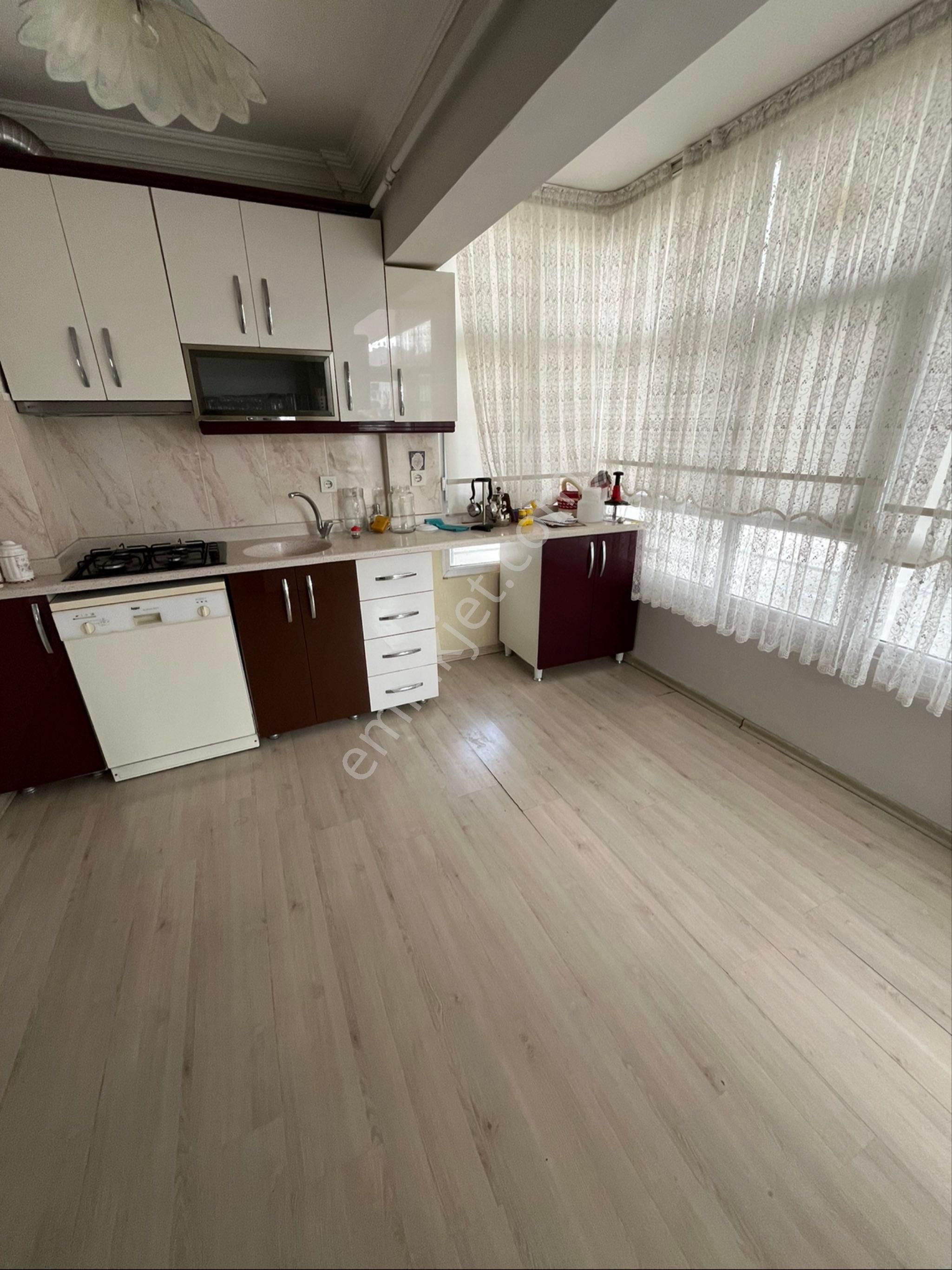 Gölbaşı Bahçelievler Mah Asansörlü Orta Kat Dairemiz Mülkiyetten Satılık - Görsel 3