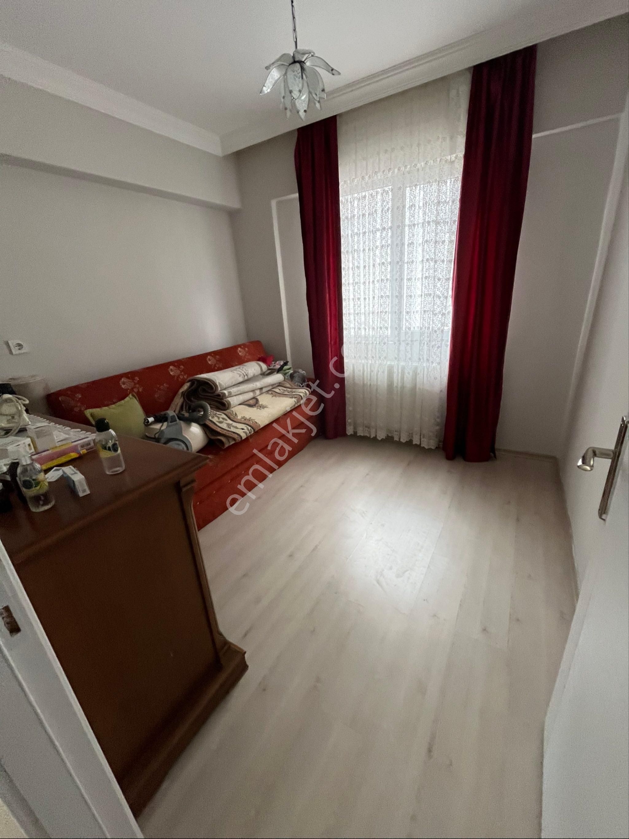 Gölbaşı Bahçelievler Mah Asansörlü Orta Kat Dairemiz Mülkiyetten Satılık