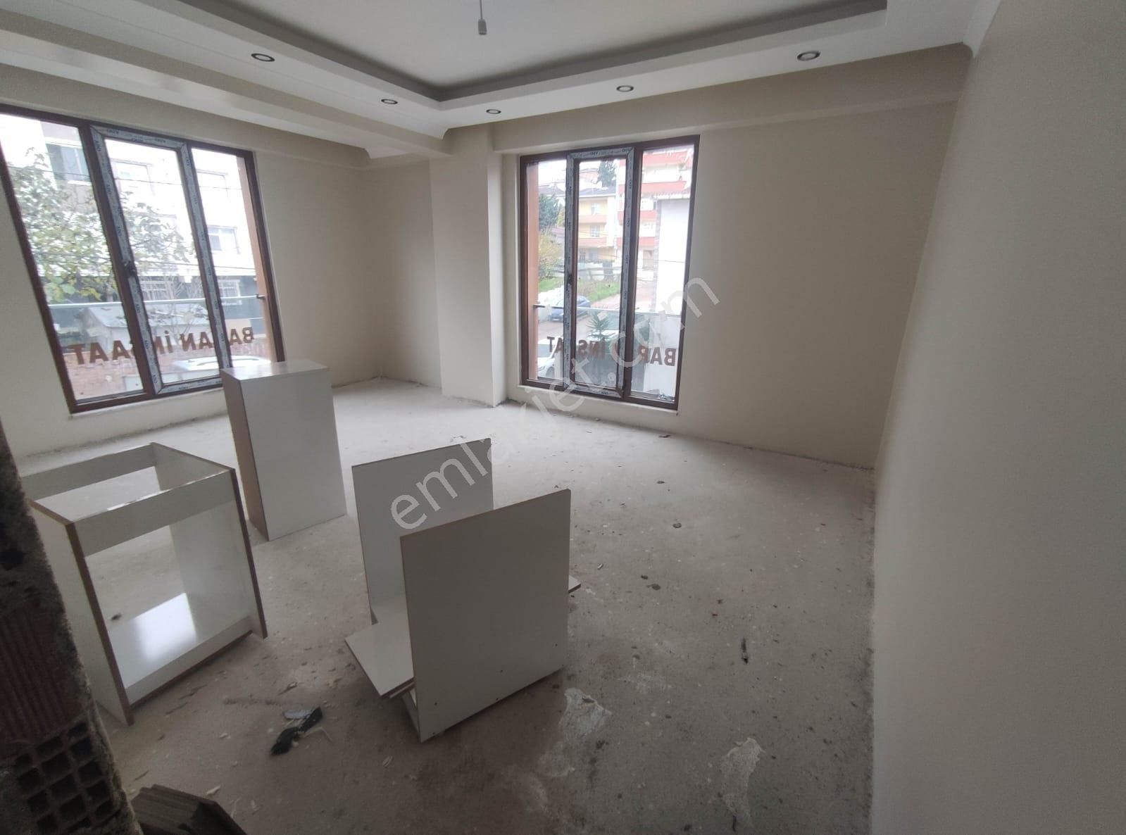 Para'dan Sultanbeyli'de Otopark-balkon Ferah 3+1 Satılık Daire