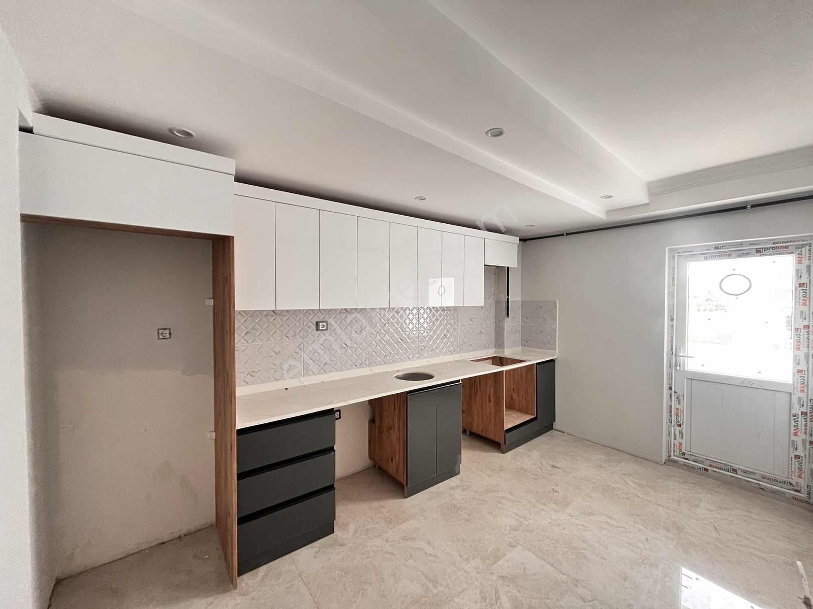 Akdoğanlardan Yıldırım Beyazıt Mah Satılık Arakat Ön Cephe 2+1