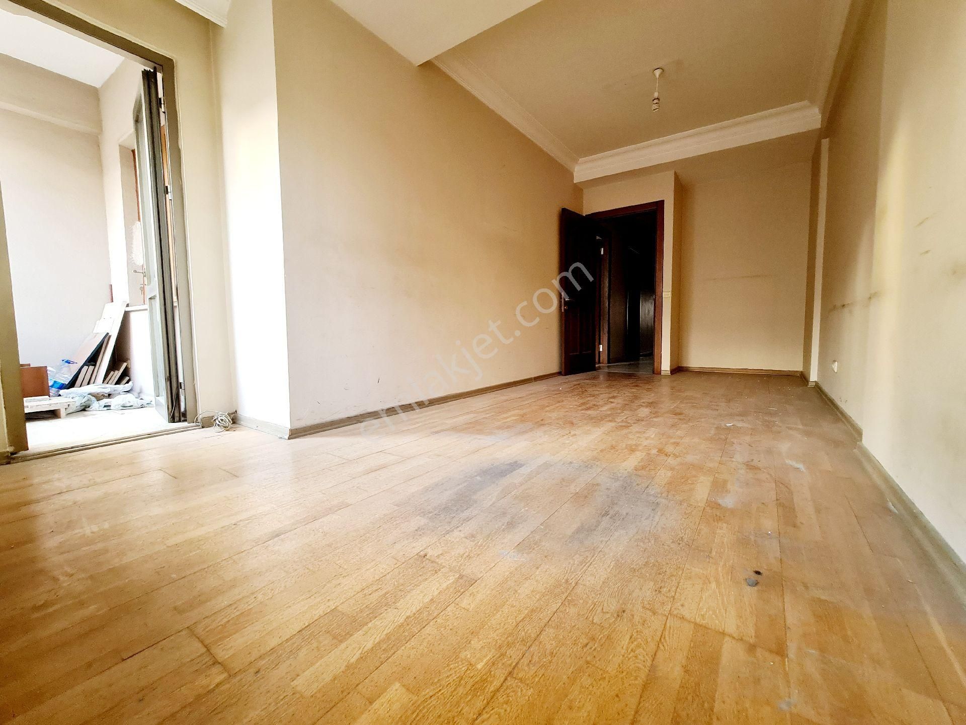 Ümraniye Alemdağ Caddesi Trafiğe Kapalı Kısımda 3+1 135m² Net - Görsel 7