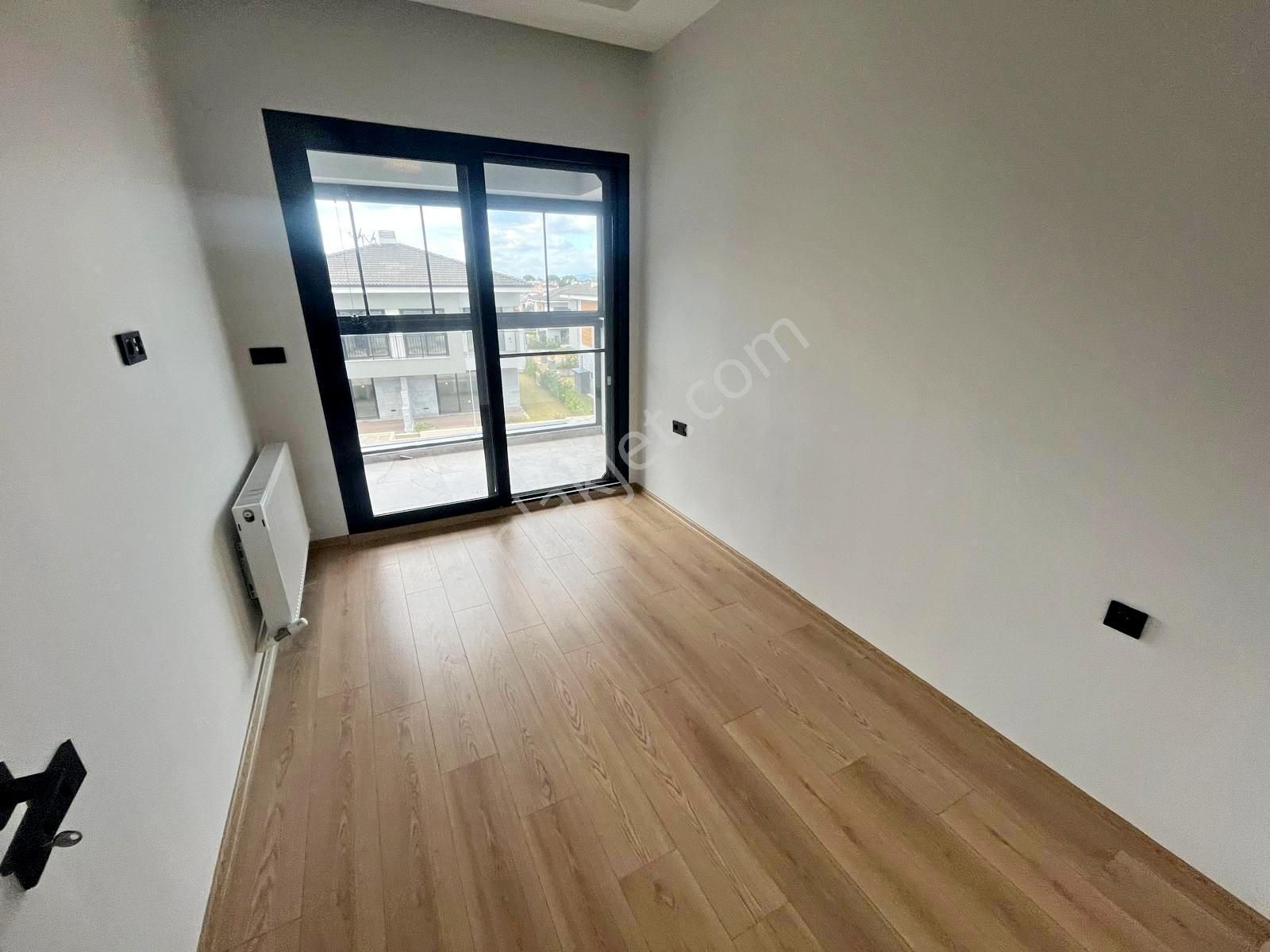 Kuşadası Satılık Güzelçamlıda Denize Yakın 3+1 Yazlık - Görsel 24