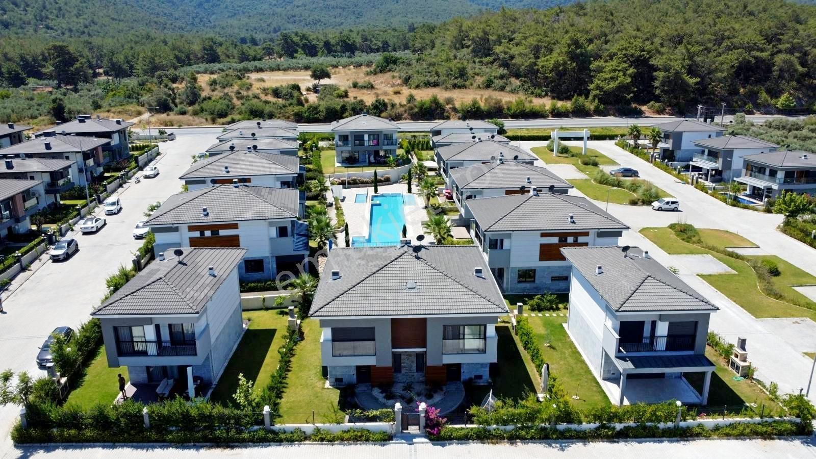 Kuşadası Satılık Güzelçamlıda Denize Yakın 3+1 Yazlık - Görsel 4