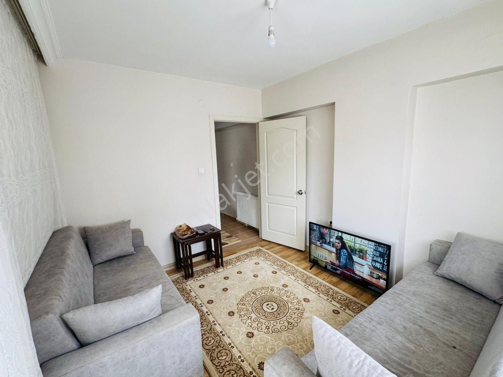 Bostancık Caddesi Üzerinde 3+1 Katta Satılık Daire !! - Görsel 7