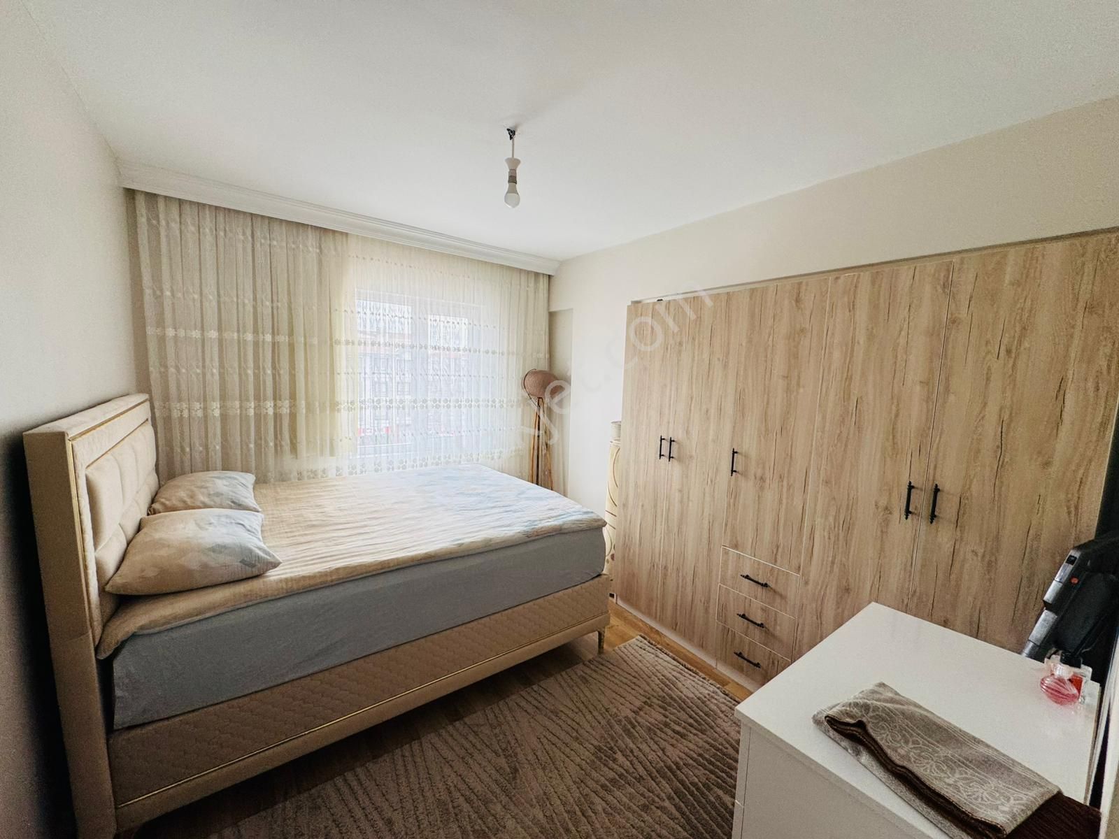 Bostancık Caddesi Üzerinde 3+1 Katta Satılık Daire !! - Görsel 8