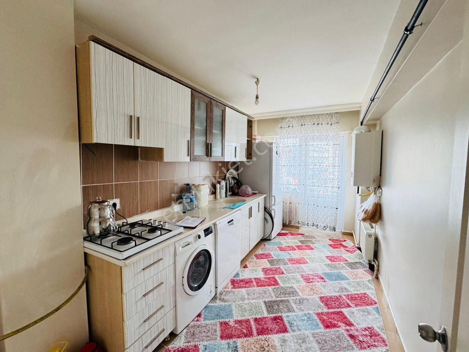 Bostancık Caddesi Üzerinde 3+1 Katta Satılık Daire !! - Görsel 4