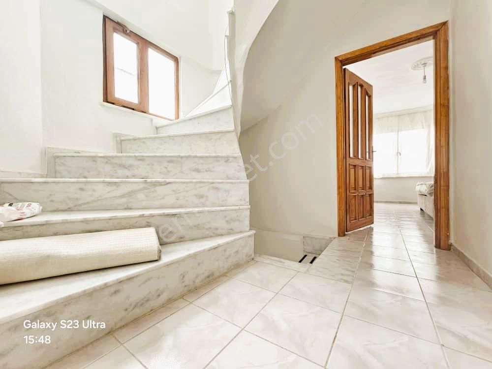 Eu Gayrimenkulden Deniz Tarafında Site İçerisinde 3+1 Villa - Görsel 2