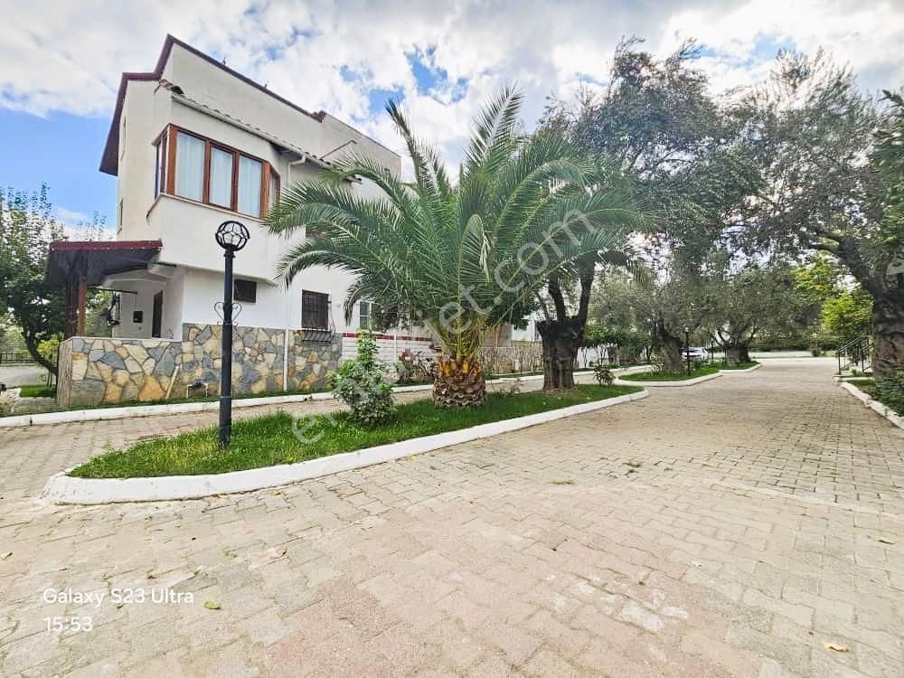 Eu Gayrimenkulden Deniz Tarafında Site İçerisinde 3+1 Villa - Görsel 9