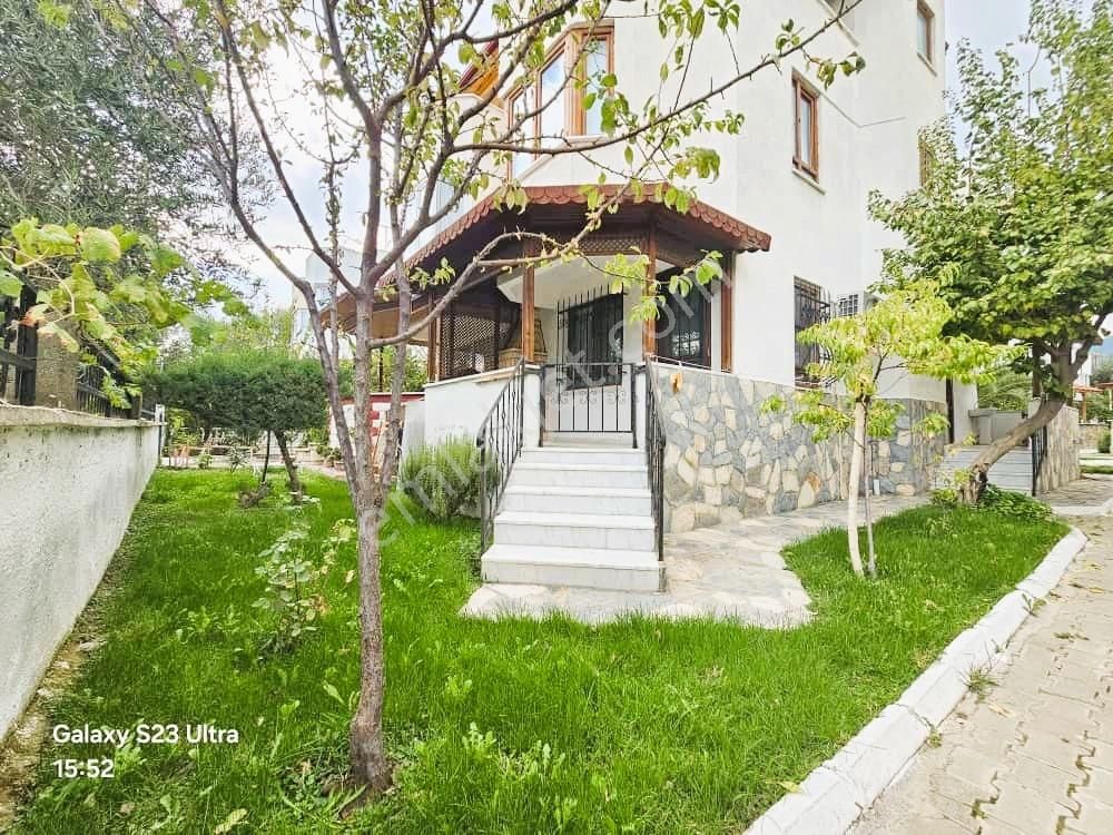 Eu Gayrimenkulden Deniz Tarafında Site İçerisinde 3+1 Villa - Görsel 6