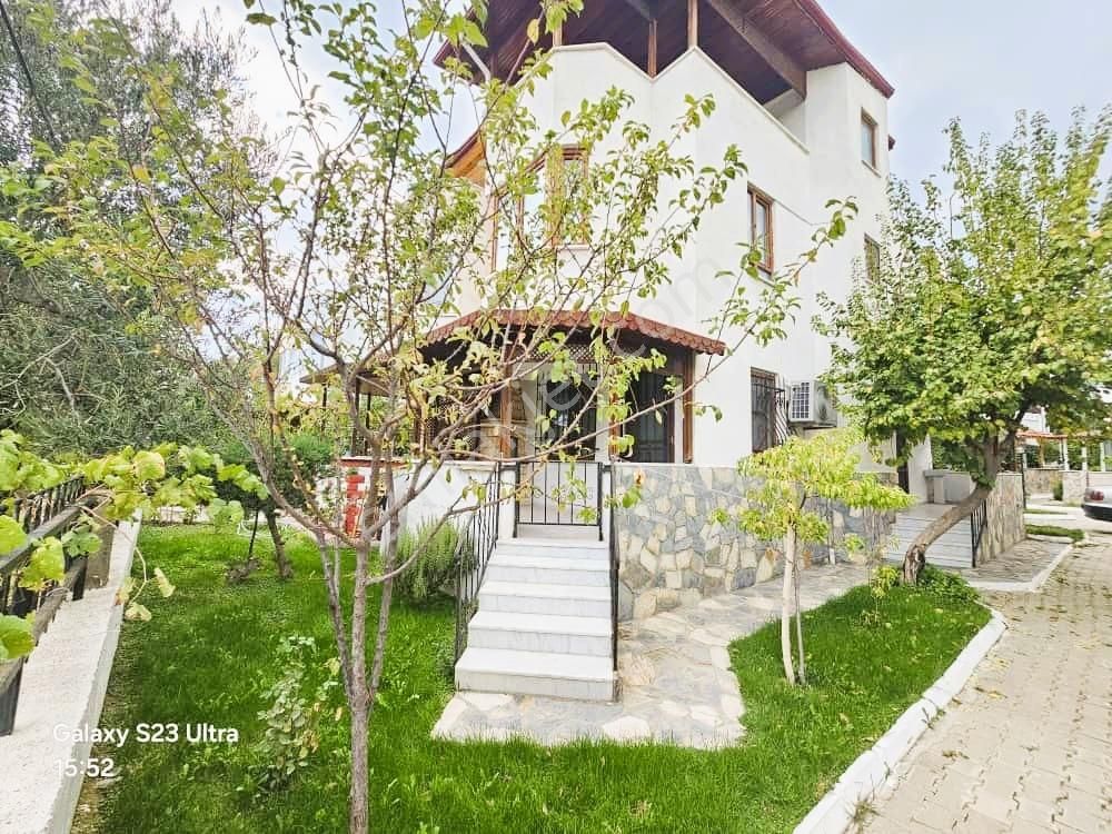 Eu Gayrimenkulden Deniz Tarafında Site İçerisinde 3+1 Villa - Görsel 12