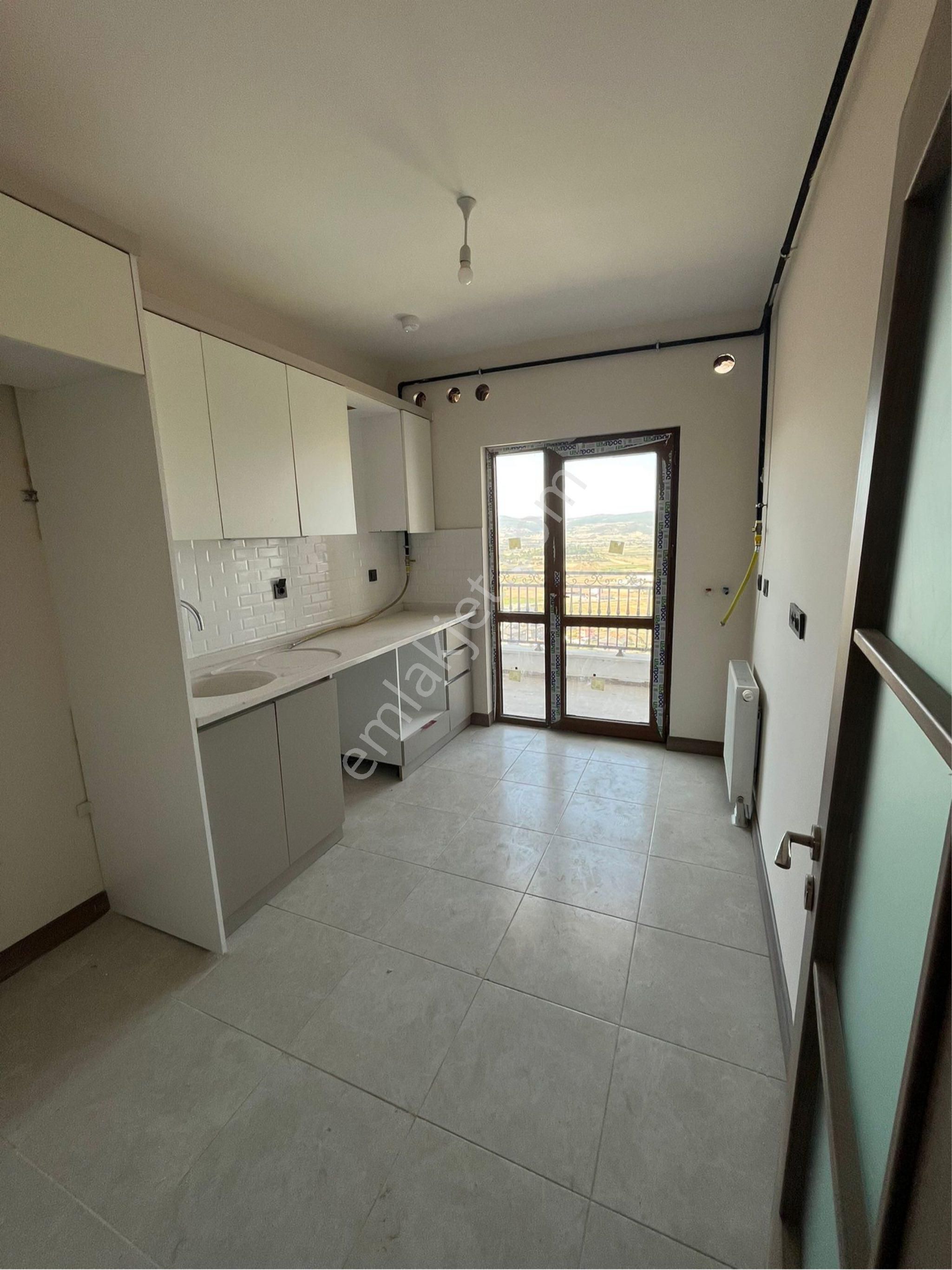 Balcity - Bigadiç Toki Emek Mahallesinde Kiralık 2+1 Daire - Görsel 8