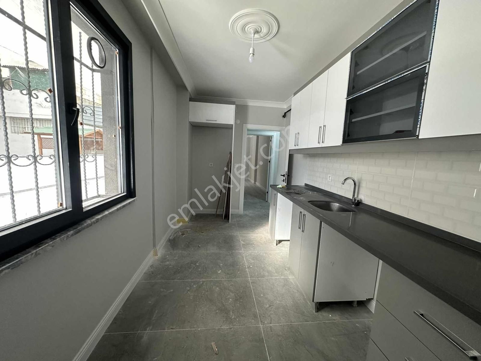 Cadde Üzeri Satılık 180 M2 3+1 Teraslı Daire - Görsel 3