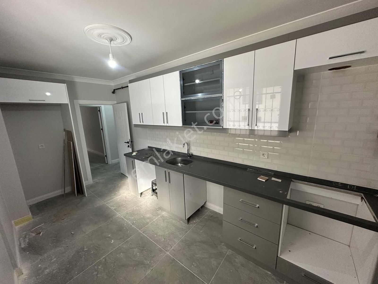 Cadde Üzeri Satılık 180 M2 3+1 Teraslı Daire - Görsel 17