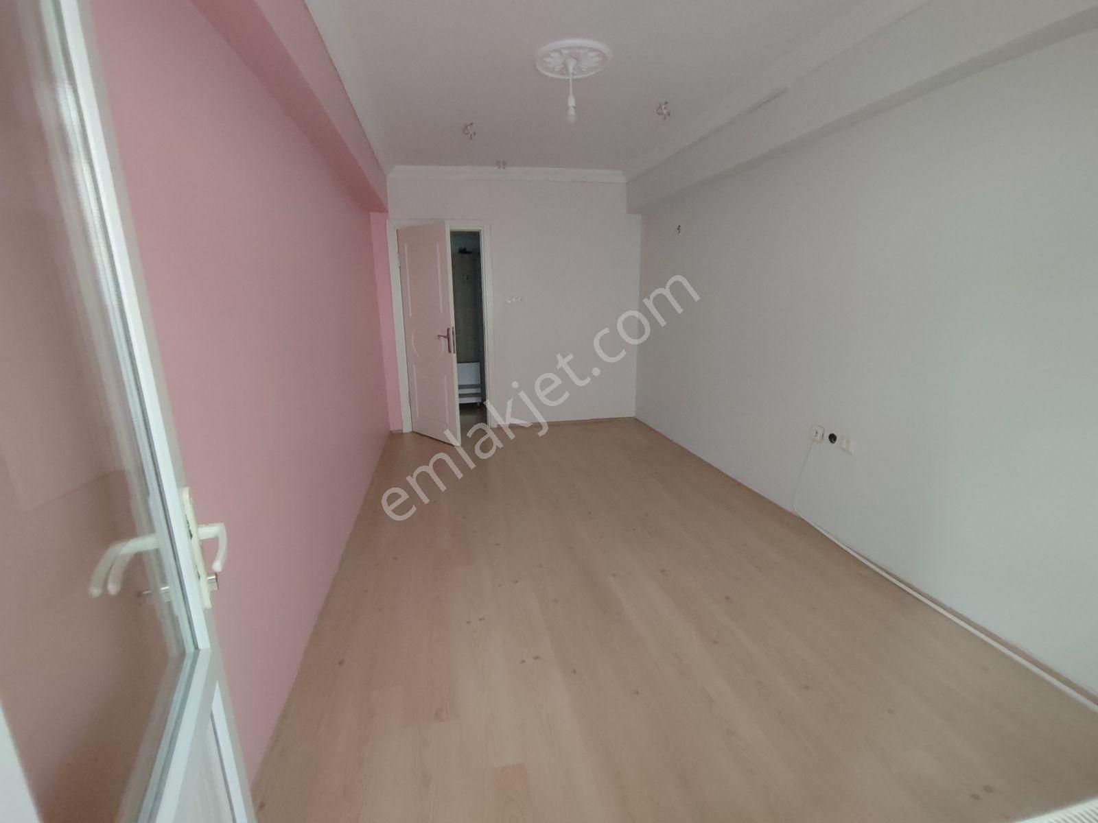Rumeli'de Cumhuriyet Parkına Cephe 105m² İskanlı Ara Kat 2+1 - Görsel 14