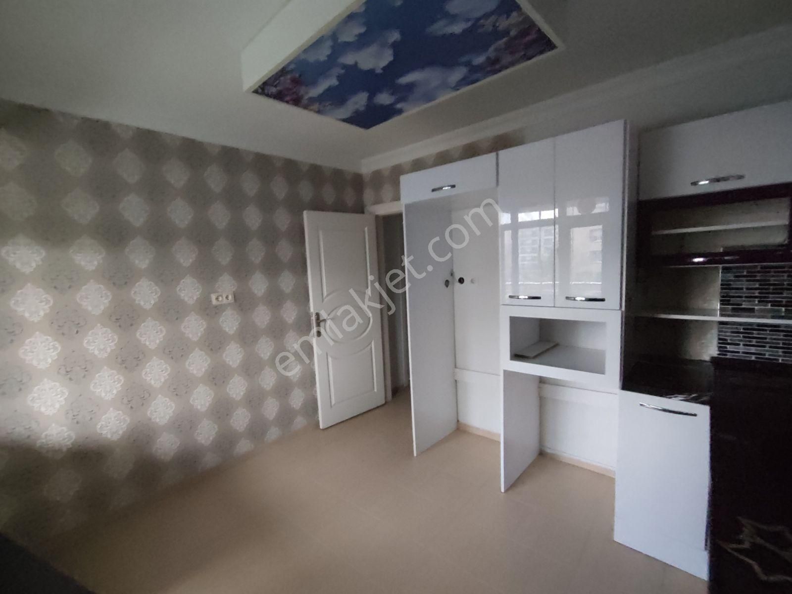 Rumeli'de Cumhuriyet Parkına Cephe 105m² İskanlı Ara Kat 2+1 - Görsel 3