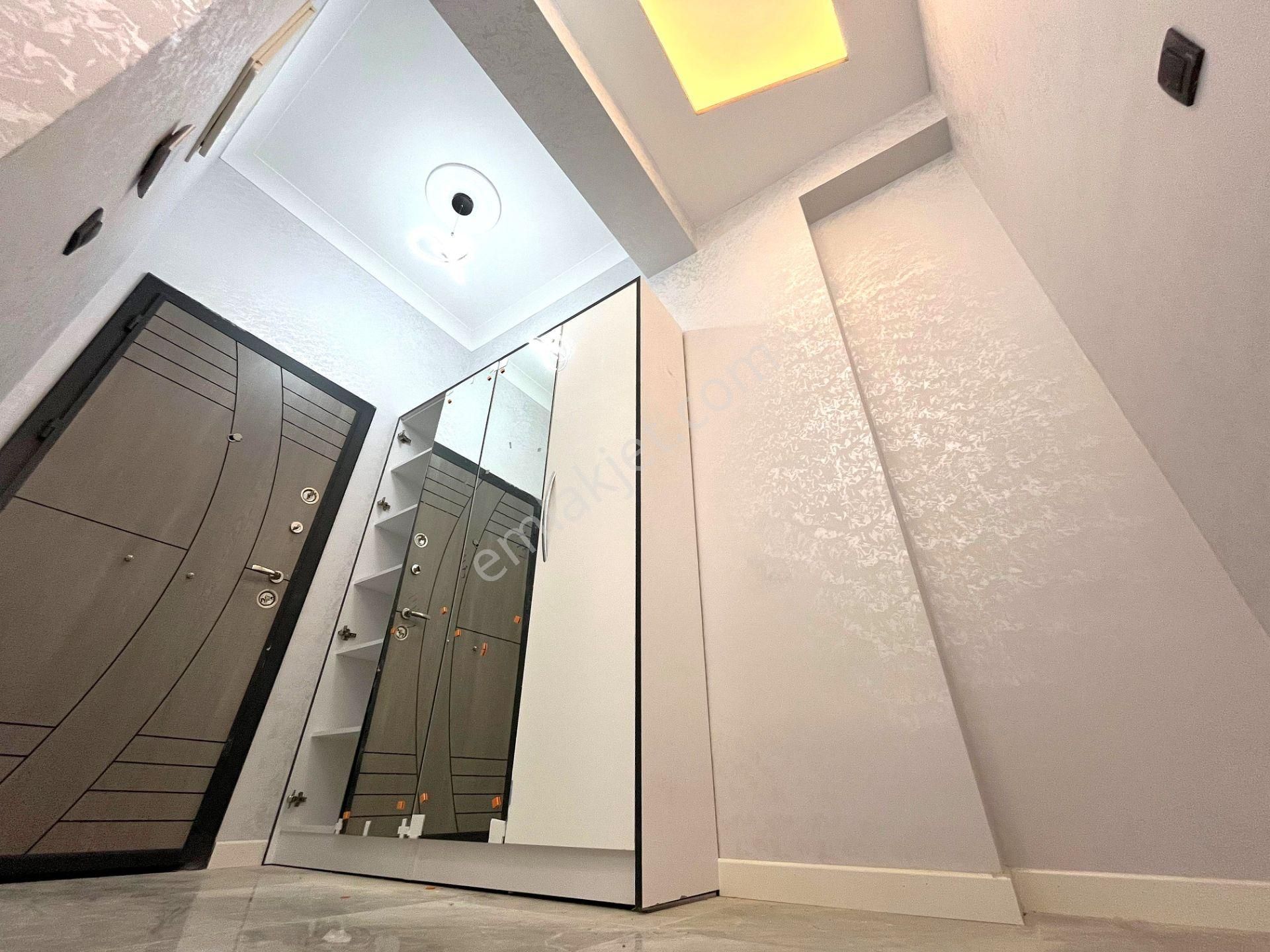 Akçay'da Aygül'den Merkezi Lokasyonda Sıfır Ara Kat Ön Cephe Ayrı Mutfak Ebeveynli 2+1 Satılık Daire - Görsel 24