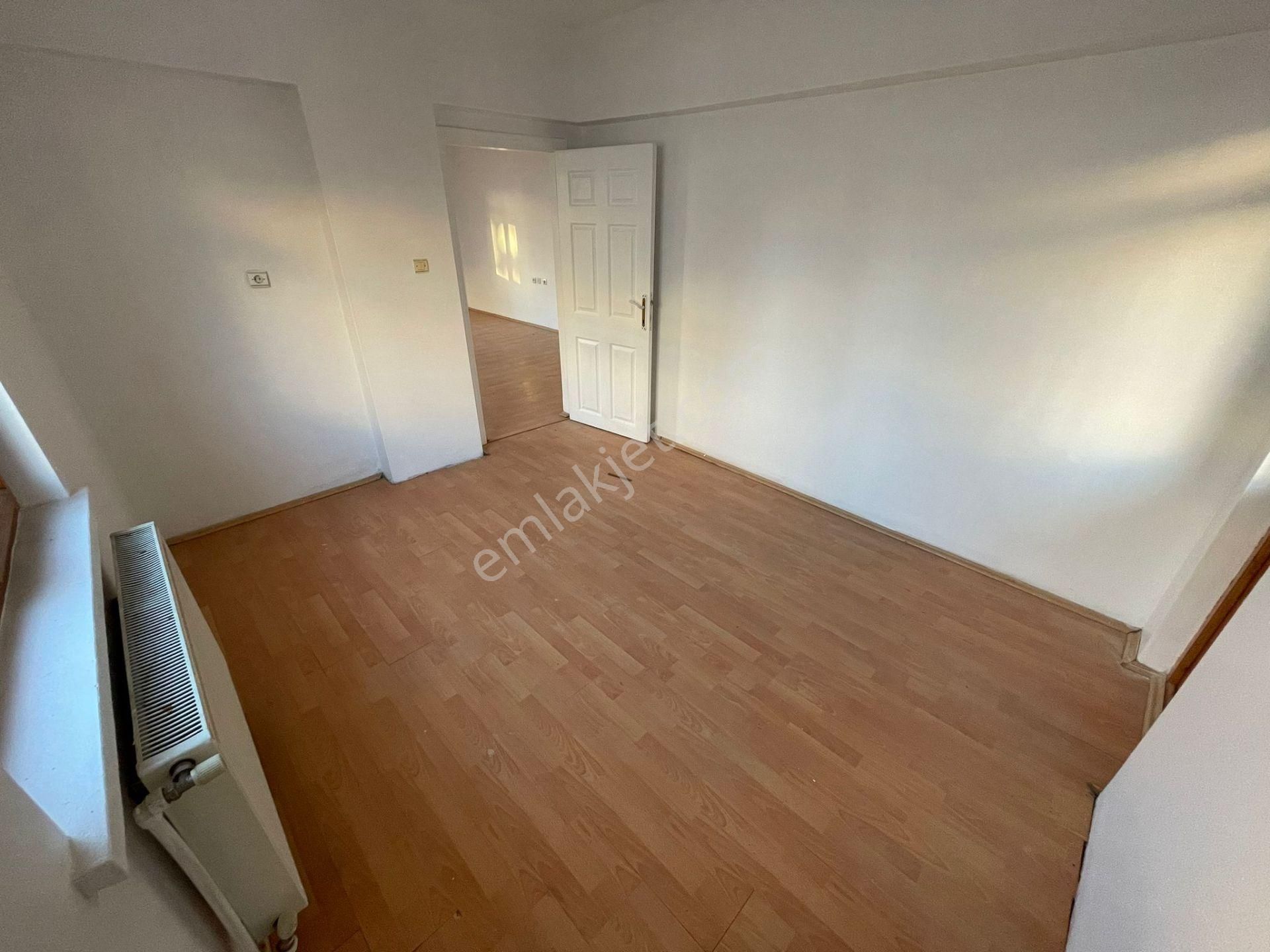 Akşemsettin Mahallesinde 3+1 Katta Satılık Daire - Görsel 14