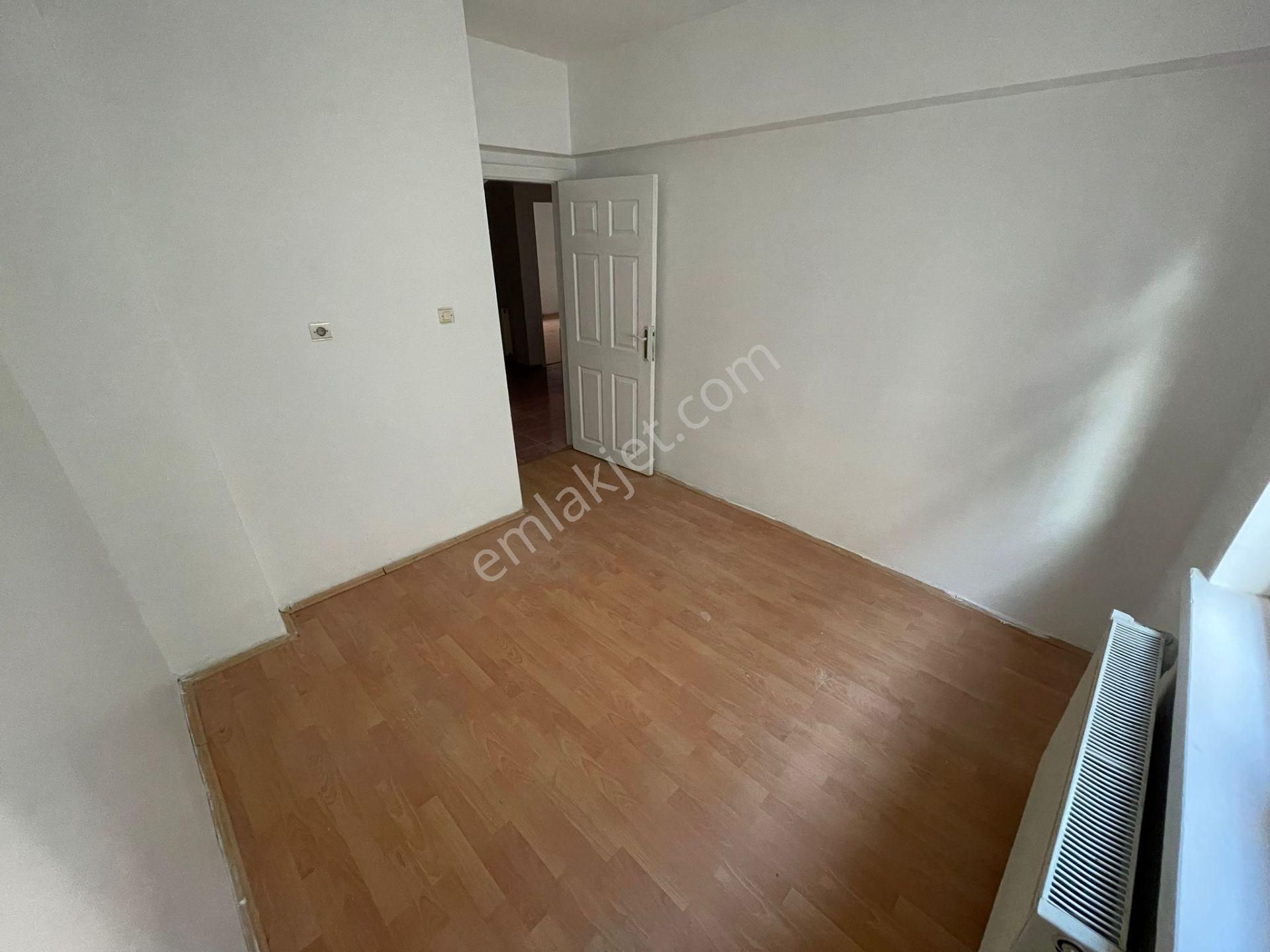 Akşemsettin Mahallesinde 3+1 Katta Satılık Daire - Görsel 11