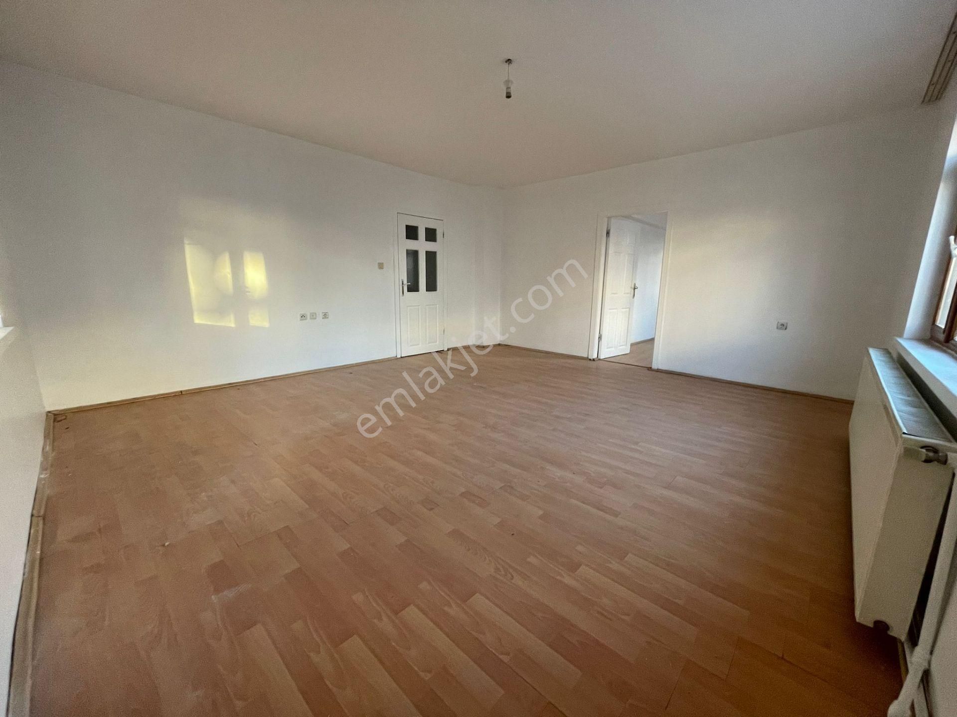 Akşemsettin Mahallesinde 3+1 Katta Satılık Daire - Görsel 4