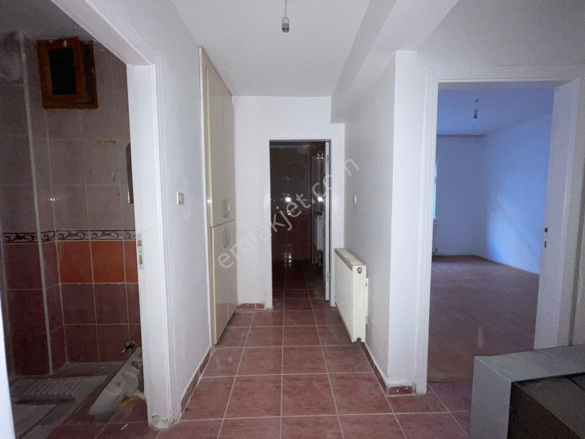 Akşemsettin Mahallesinde 3+1 Katta Satılık Daire - Görsel 24