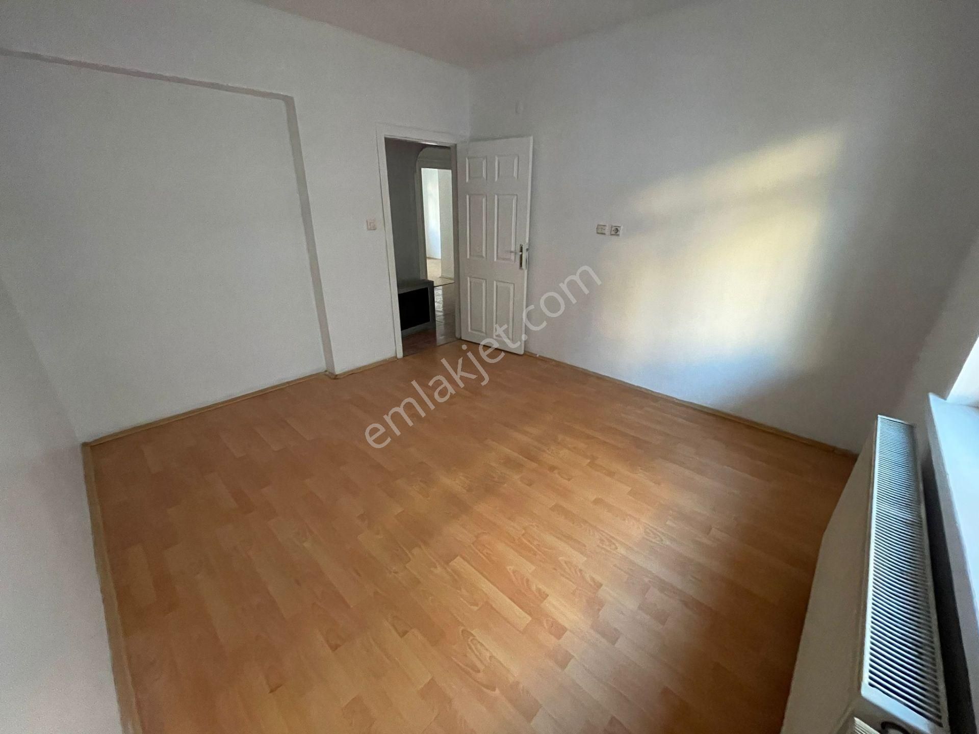 Akşemsettin Mahallesinde 3+1 Katta Satılık Daire - Görsel 15