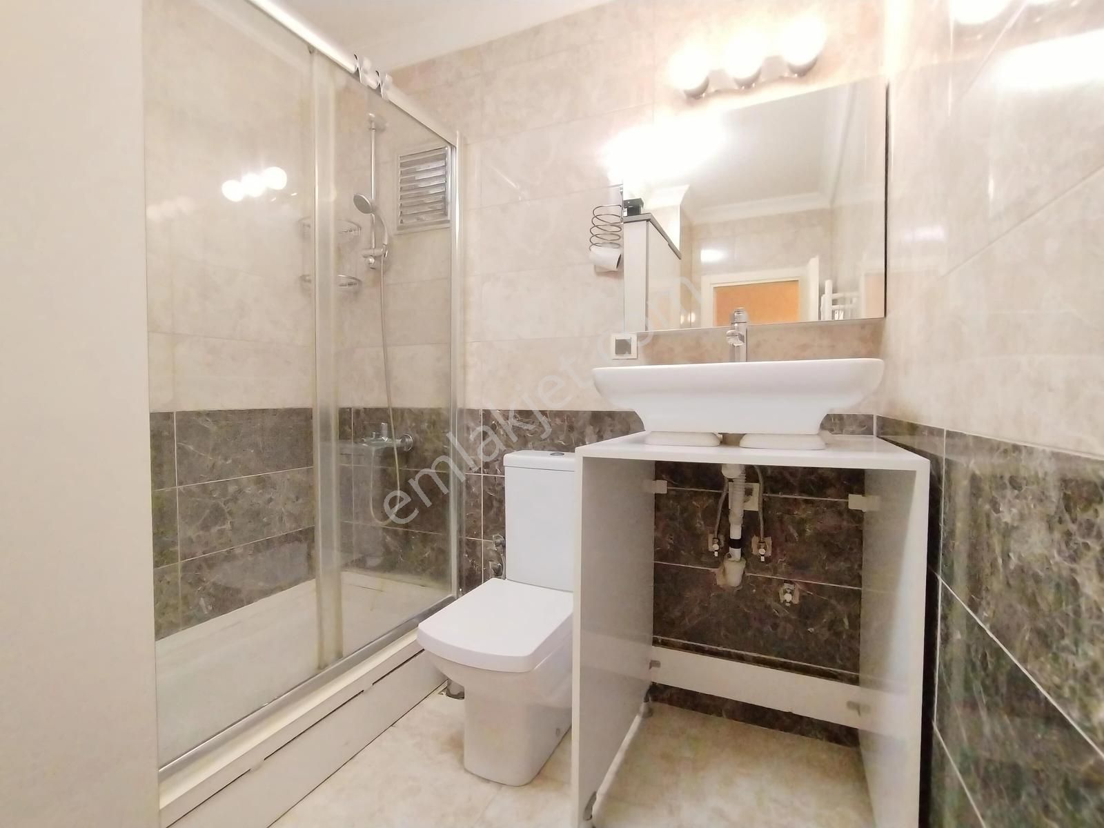 Girne Bulvarı Üzerinde Park Manzaralı Bakımlı 3+1 Kiralık Daire - Görsel 17