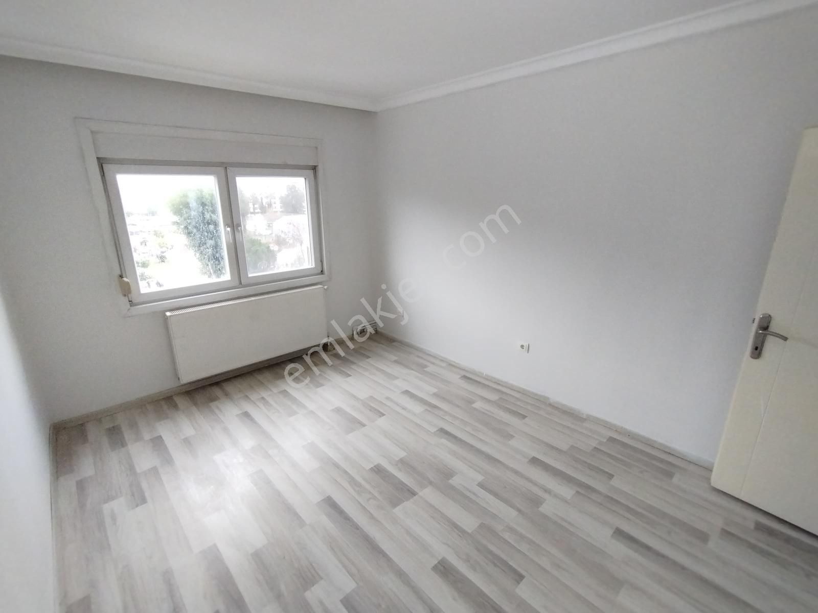 Girne Bulvarı Üzerinde Park Manzaralı Bakımlı 3+1 Kiralık Daire - Görsel 7