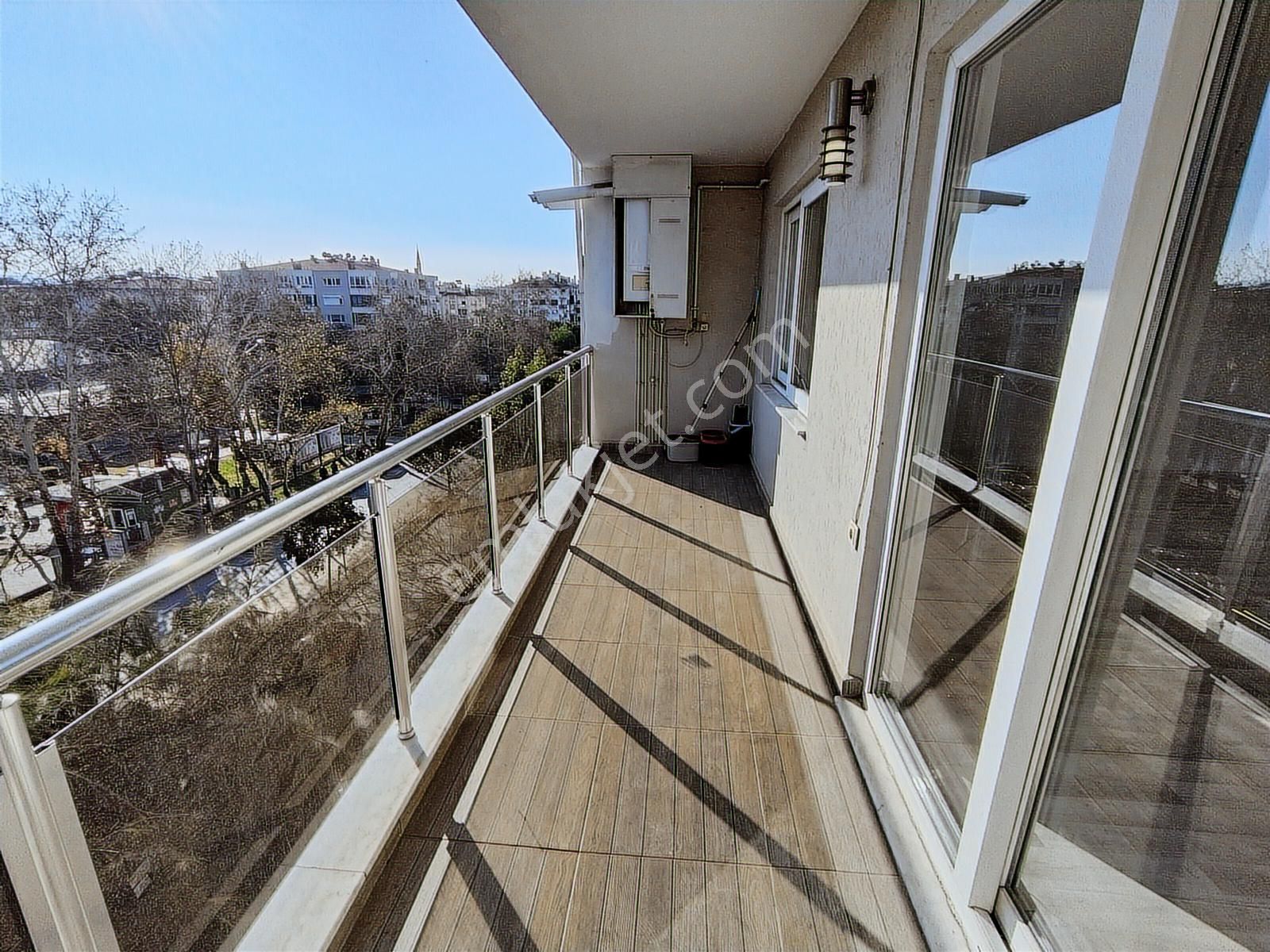 Girne Bulvarı Üzerinde Park Manzaralı Bakımlı 3+1 Kiralık Daire - Görsel 19