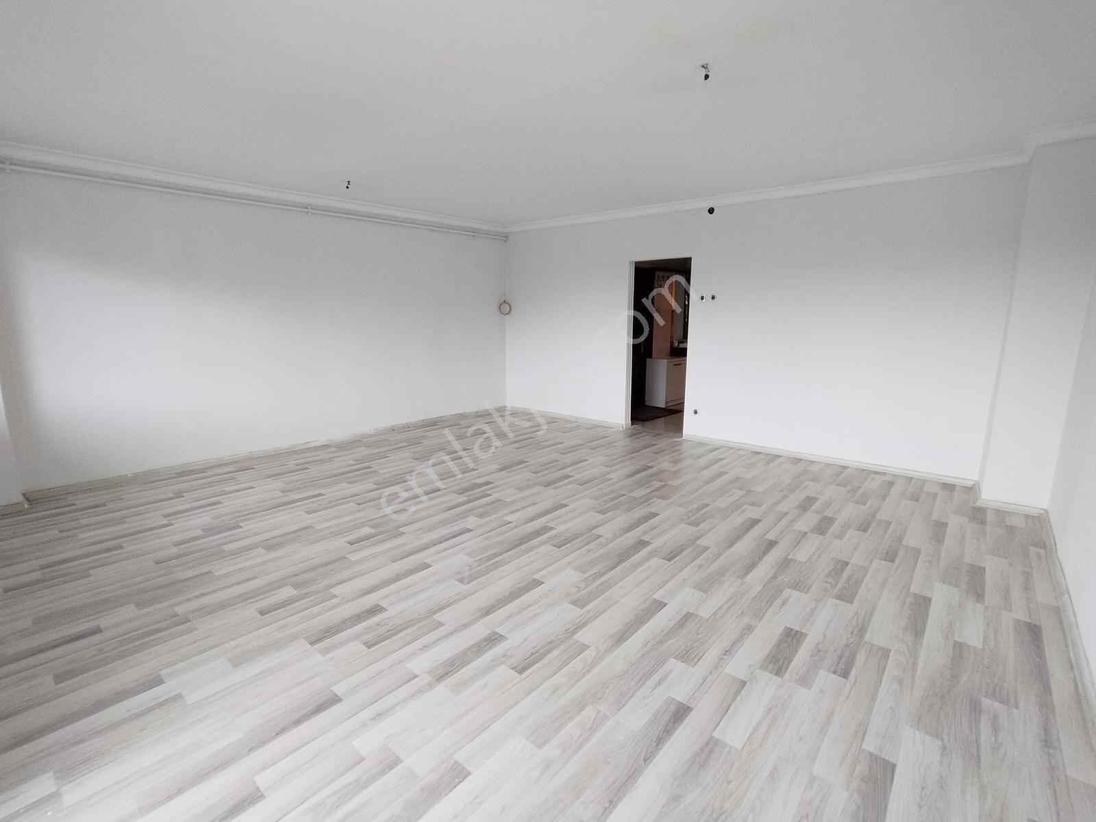 Girne Bulvarı Üzerinde Park Manzaralı Bakımlı 3+1 Kiralık Daire - Görsel 20