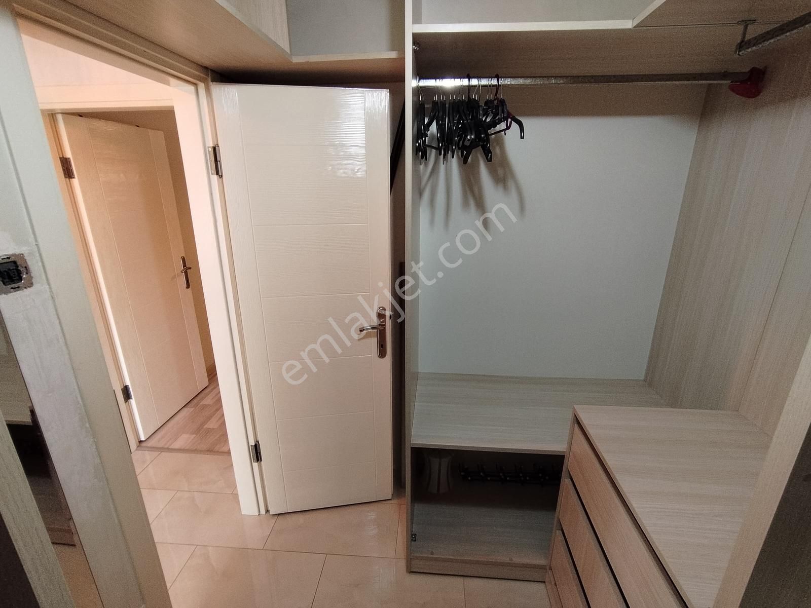 Girne Bulvarı Üzerinde Park Manzaralı Bakımlı 3+1 Kiralık Daire - Görsel 22