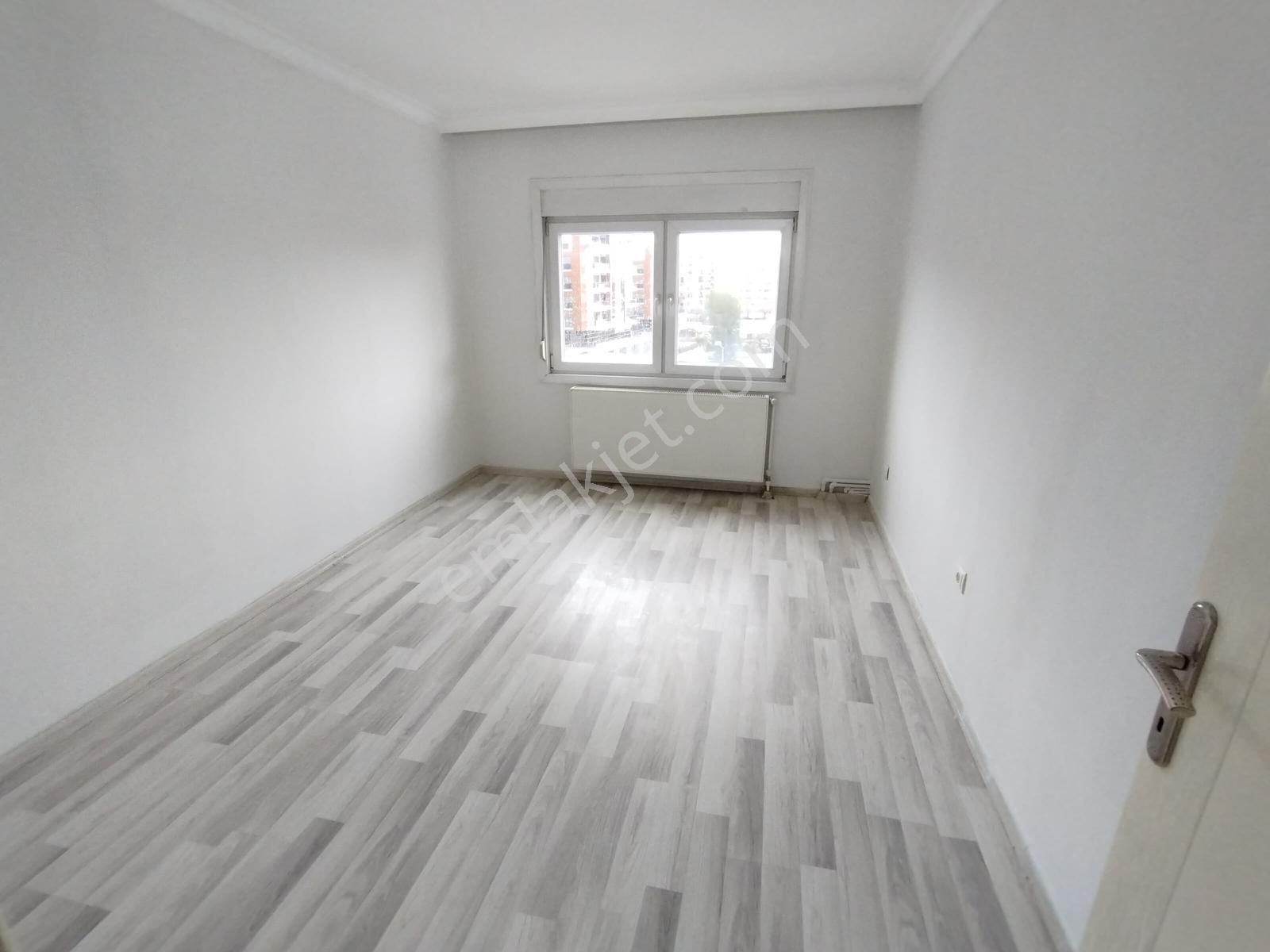 Girne Bulvarı Üzerinde Park Manzaralı Bakımlı 3+1 Kiralık Daire - Görsel 12