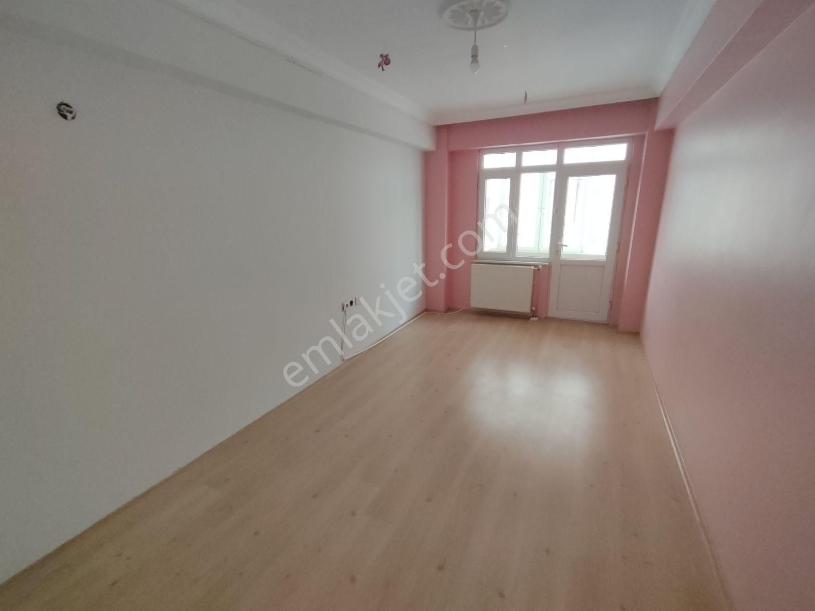 Rumeli'de Cumhuriyet Parkı Yanında 105m² Ara Kat 2+1 - Görsel 16