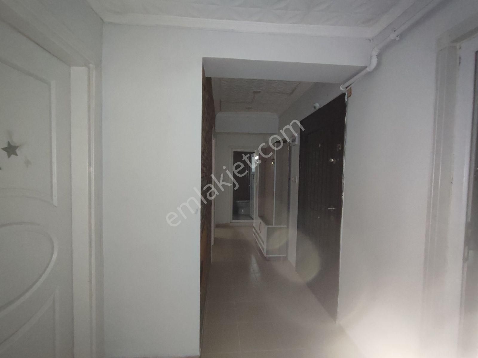 Rumeli'de Cumhuriyet Parkı Yanında 105m² Ara Kat 2+1 - Görsel 13