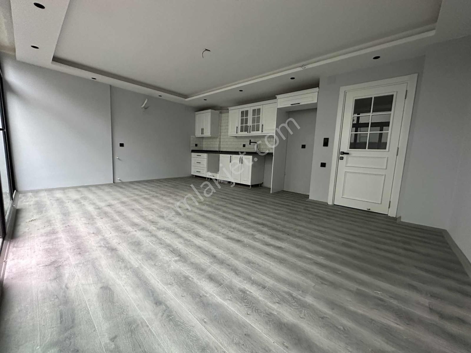 Kule Park Farkıyla Çınarlı'da İkiz 6+1 Tribleks Site İçi Villa - Görsel 33