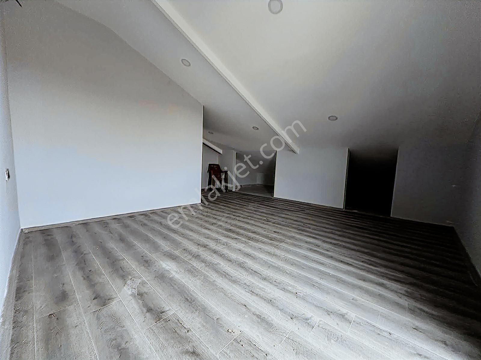 Kule Park Farkıyla Çınarlı'da İkiz 6+1 Tribleks Site İçi Villa - Görsel 30