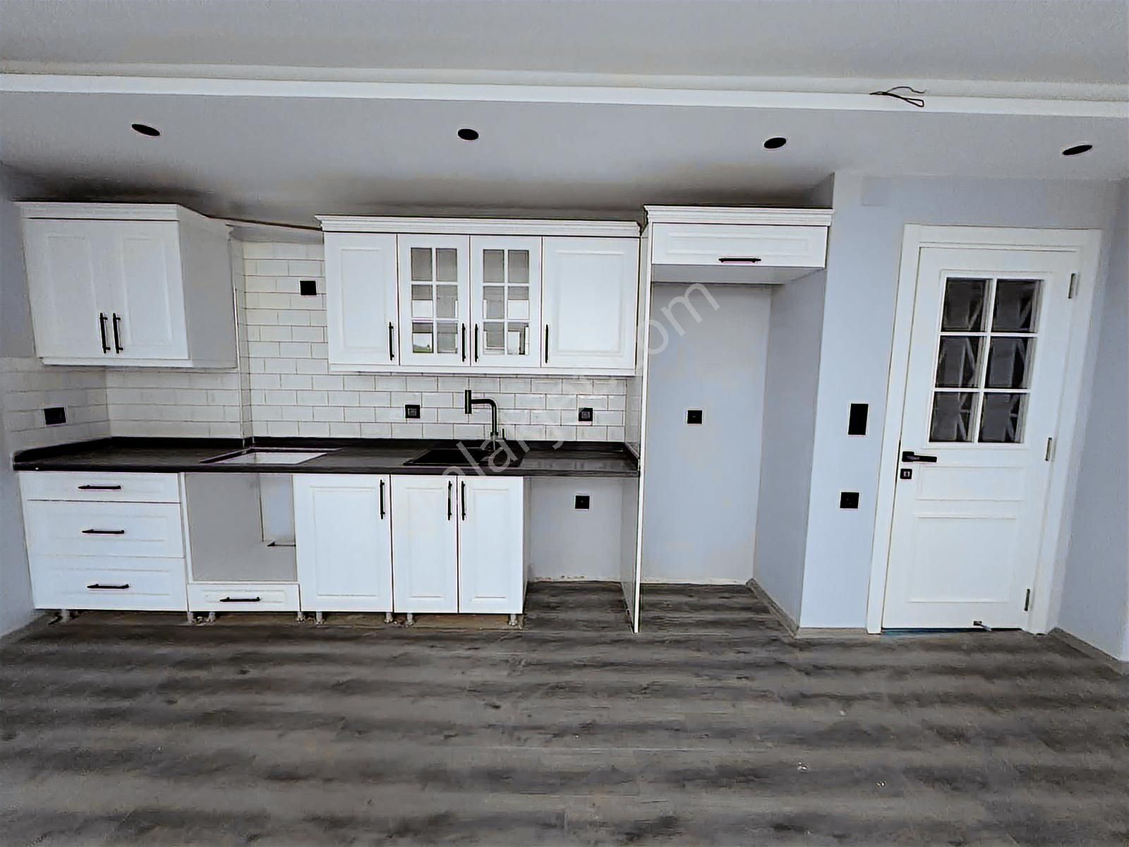 Kule Park Farkıyla Çınarlı'da İkiz 6+1 Tribleks Site İçi Villa - Görsel 10