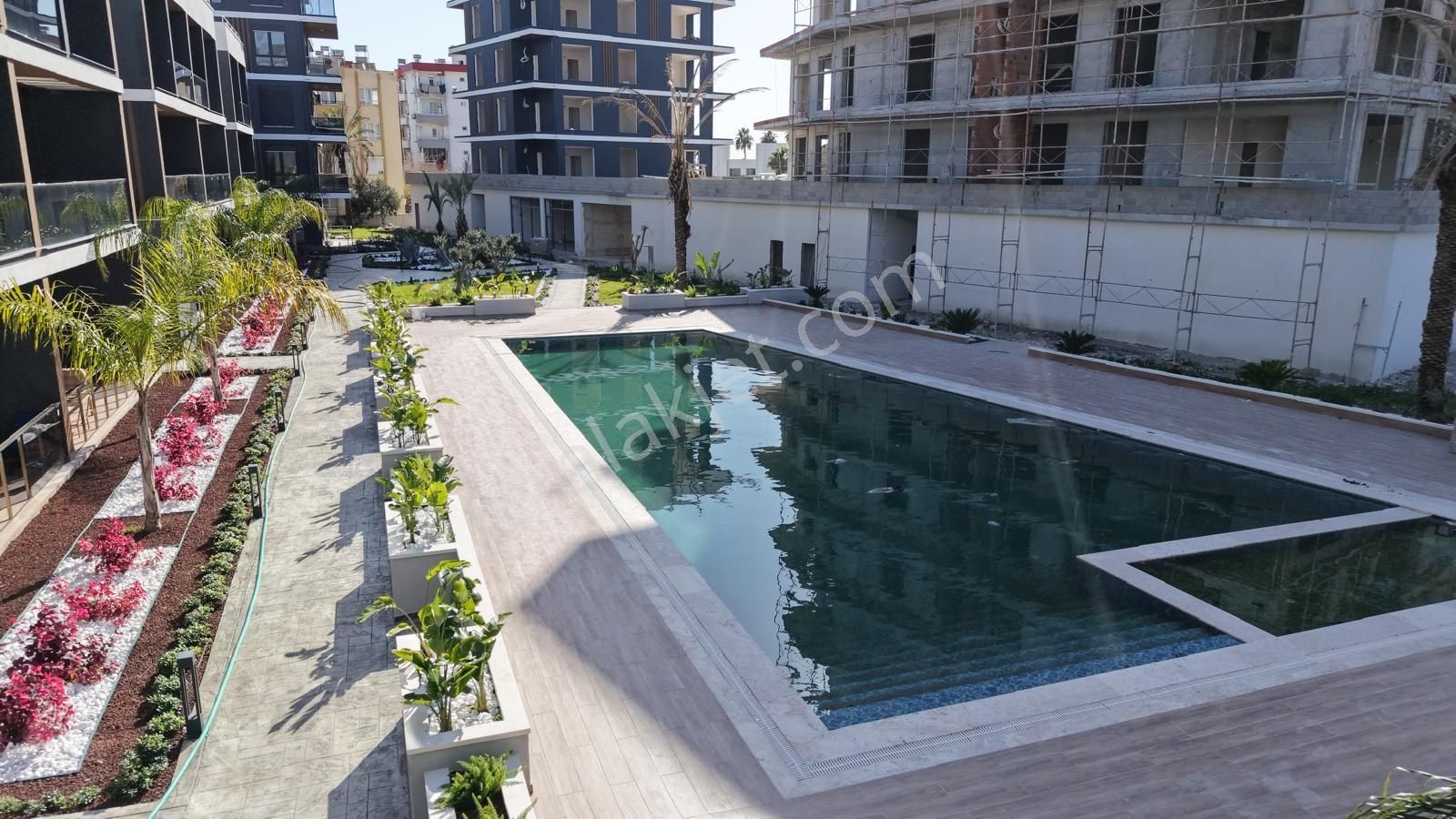 Denize Sıfır Konumda 4+1 Havuzlu Site İçi Lüks Daire - Görsel 12