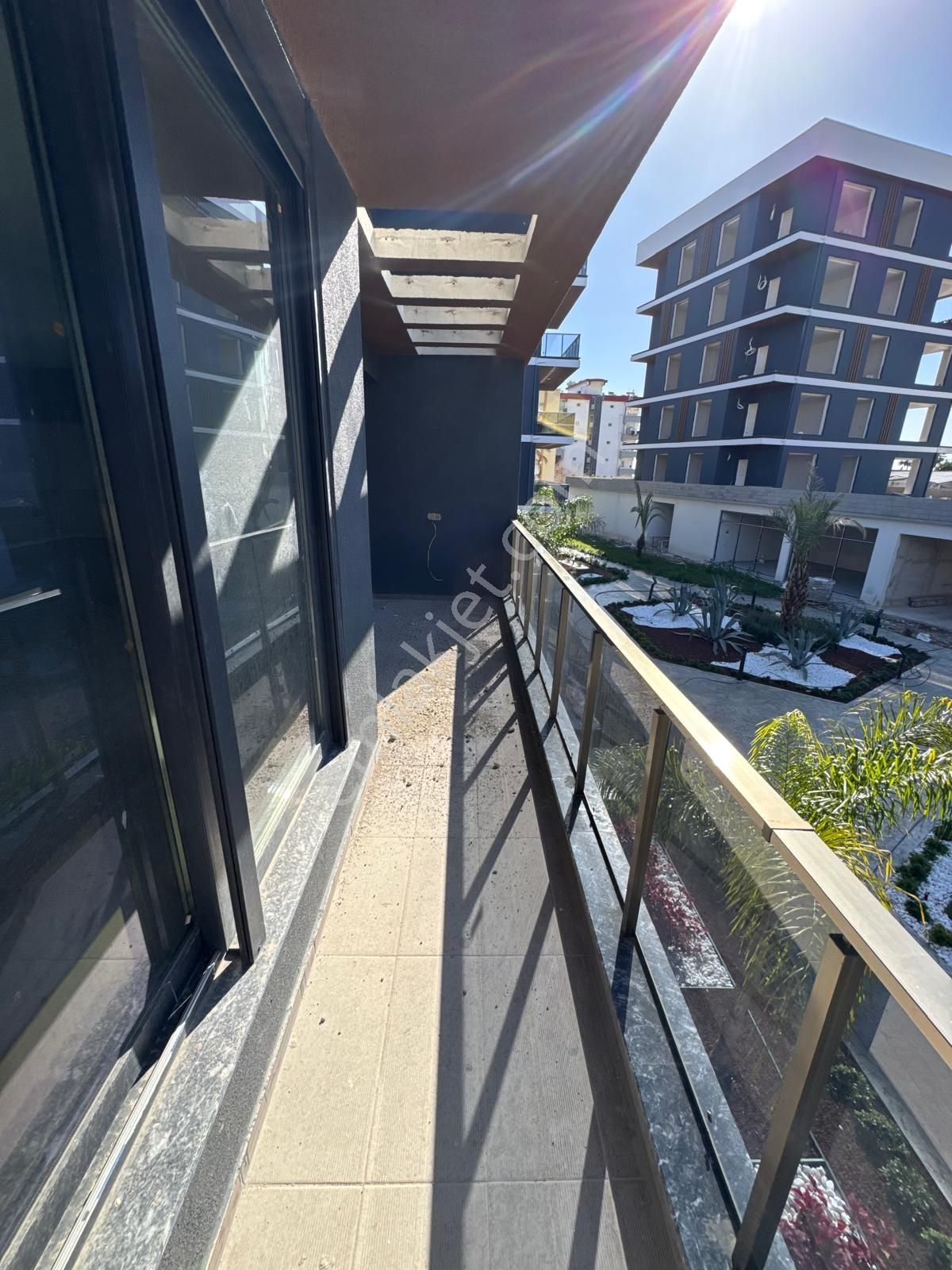 Denize Sıfır Konumda 4+1 Havuzlu Site İçi Lüks Daire - Görsel 31