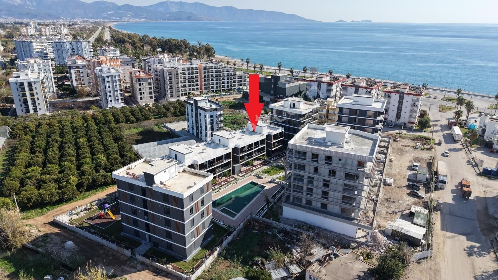 Denize Sıfır Konumda 4+1 Havuzlu Site İçi Lüks Daire - Görsel 2