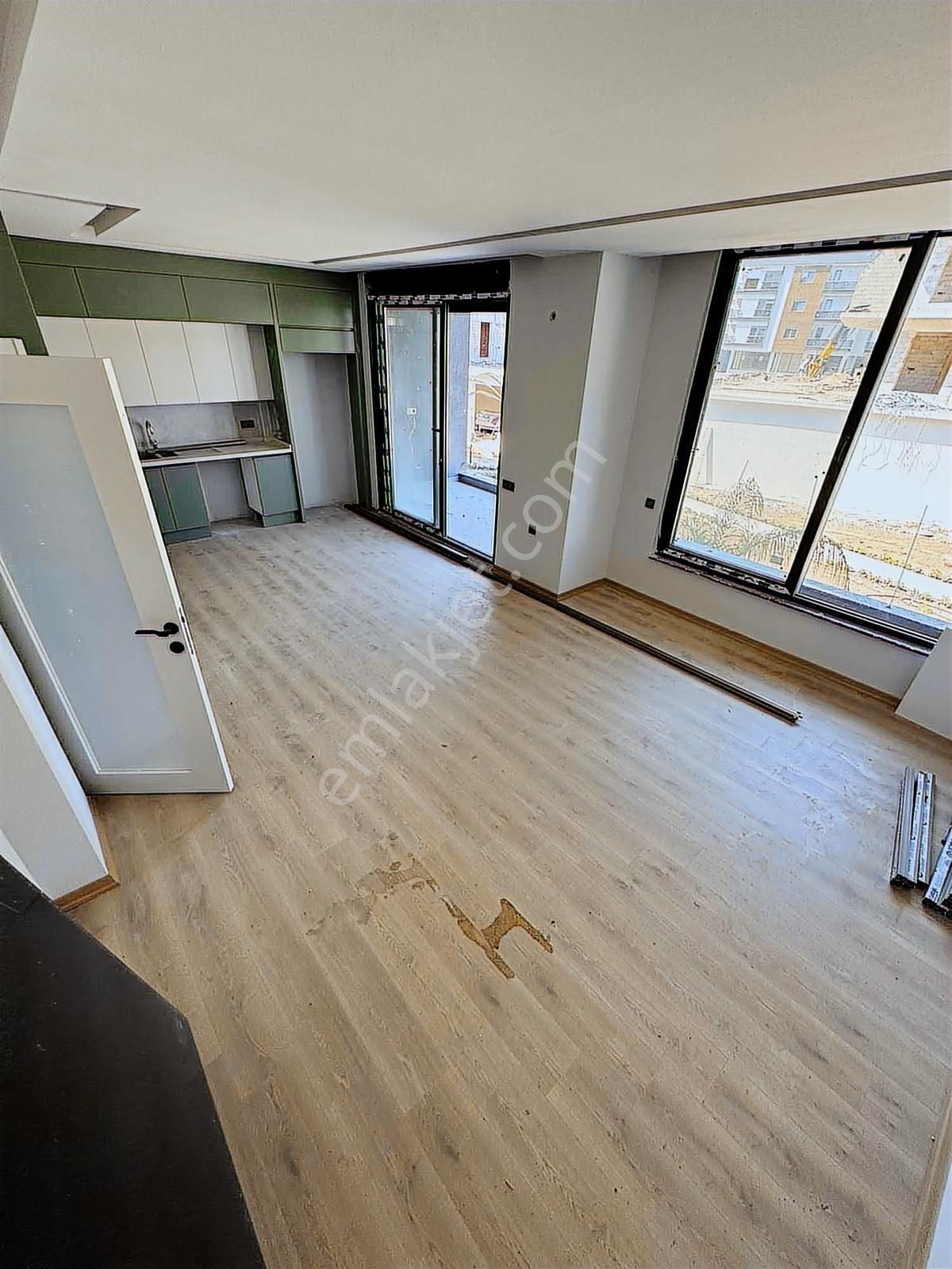 Denize Sıfır Konumda 4+1 Havuzlu Site İçi Lüks Daire - Görsel 16