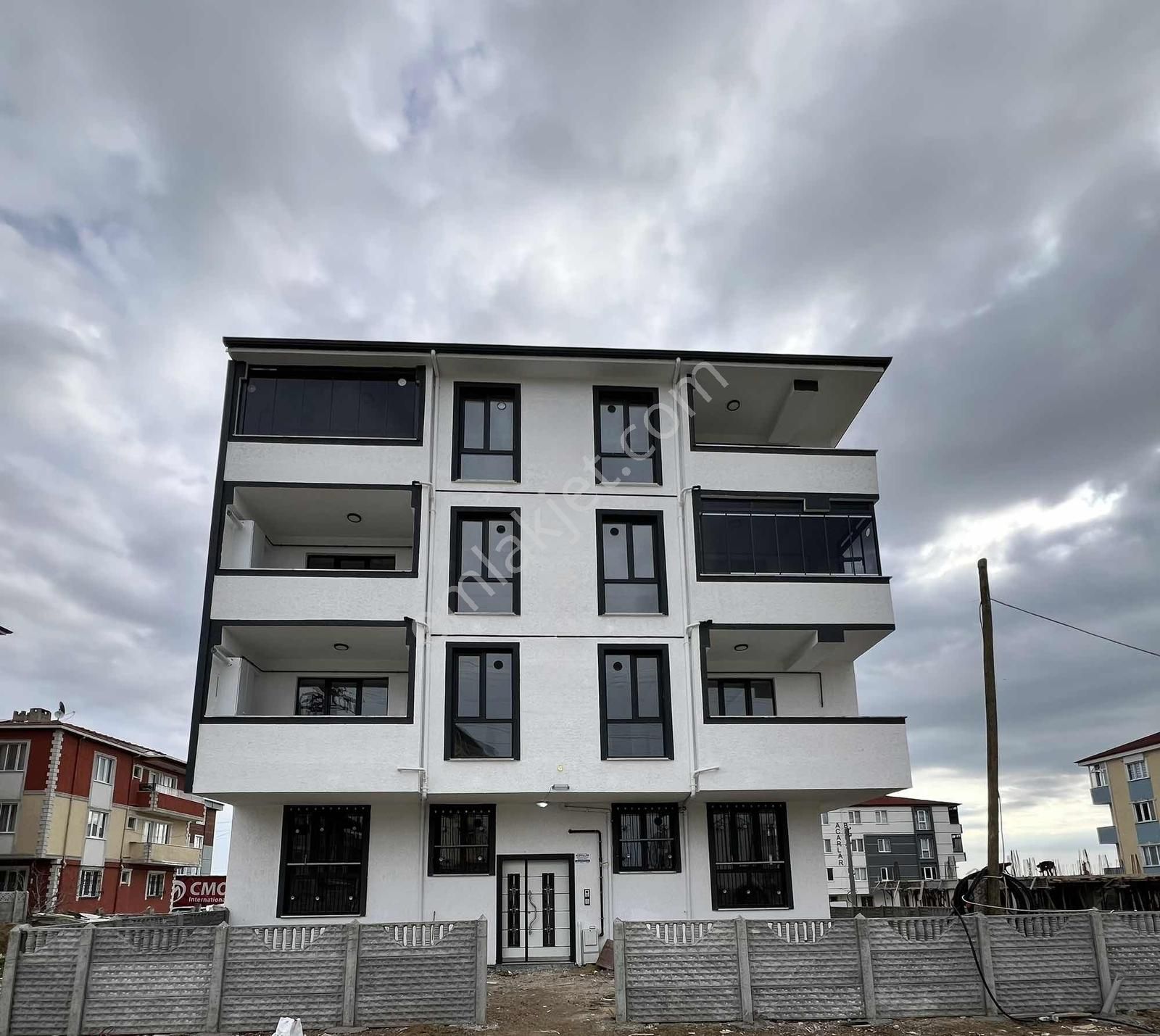 Onay 'dan Kapaklı Yunus Emre Arakat Lüks 2+1 Daire