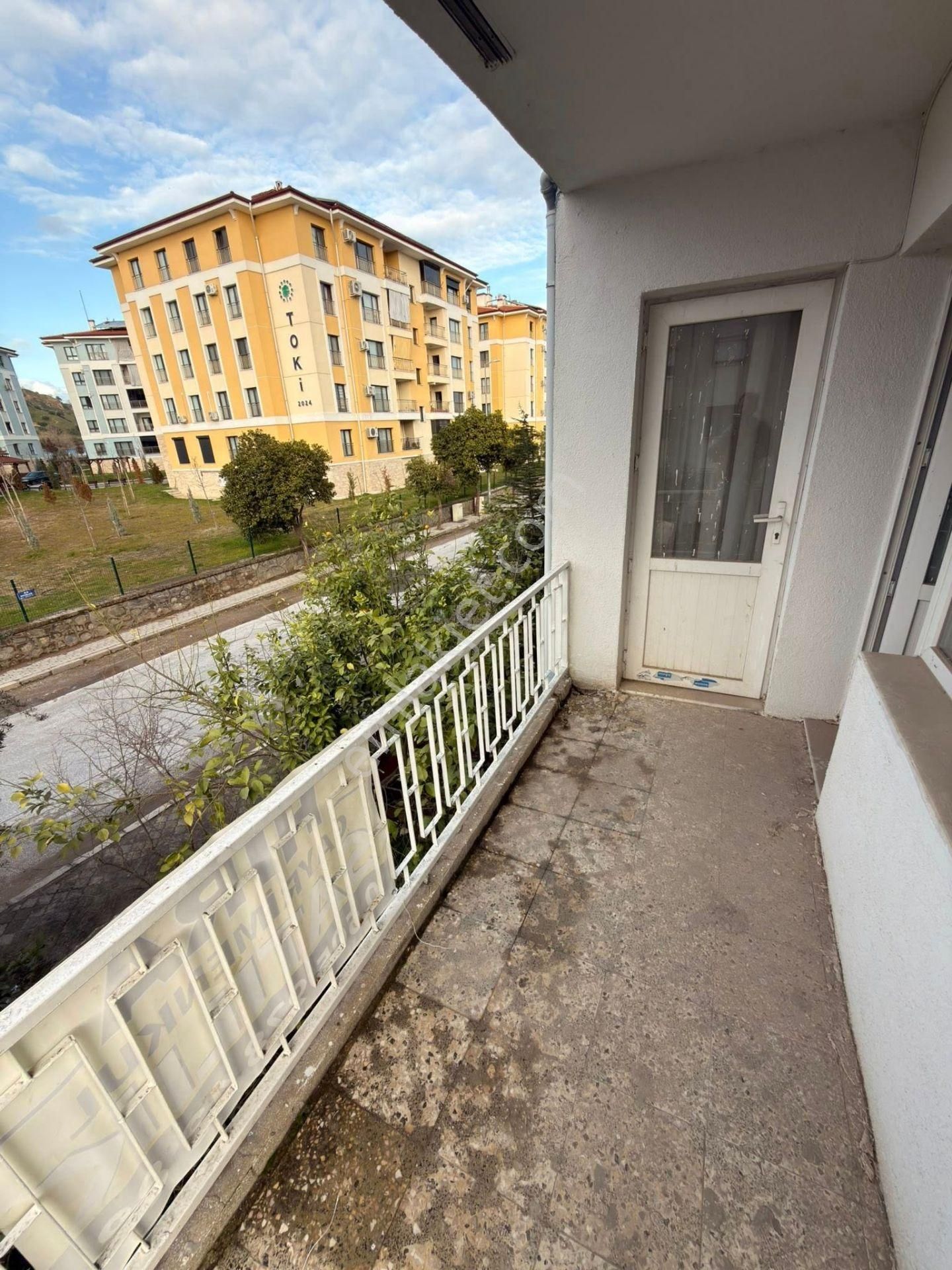 **aydın Nazilli Aydoğdu Mahallesi’nde Köşebaşı | 3 Balkonlu | Önü Açık 125 M² Satılık Daire** - Görsel 4