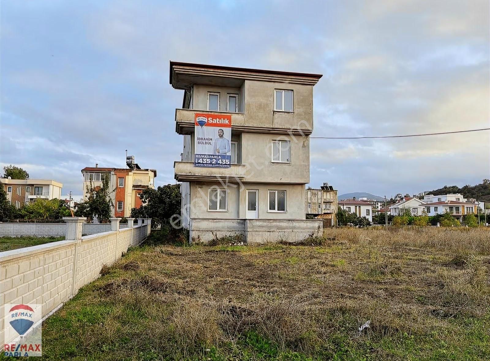 İbrahim Bülbül'den Satılık Taflan Sahilde Arsa Ve Üç Katlı Bina - Görsel 2