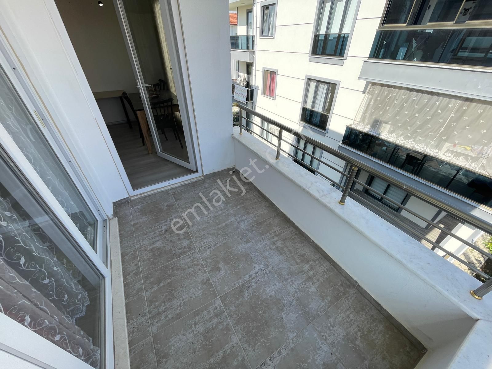 ▄▄jet Emlak'tan Akçay'da Genç Binada Geniş Kullanımlı Ferah 1+1 - Görsel 5