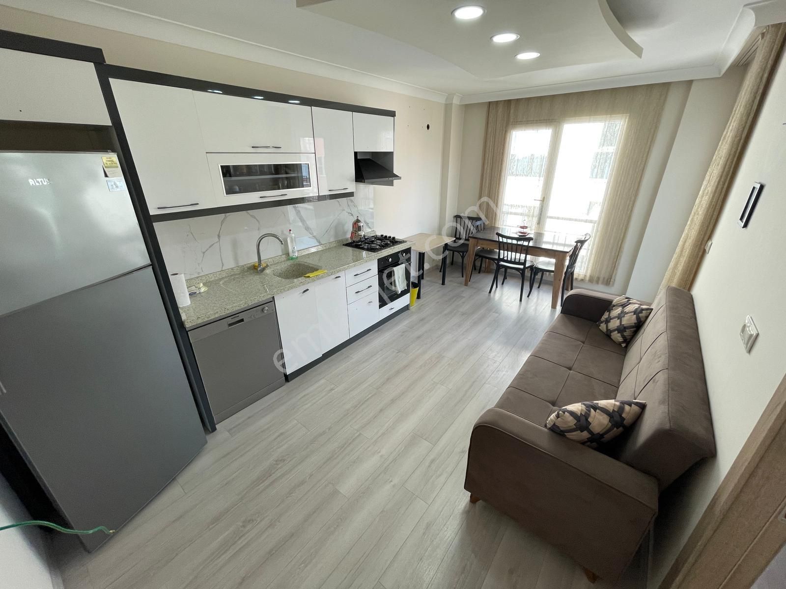 ▄▄jet Emlak'tan Akçay'da Genç Binada Geniş Kullanımlı Ferah 1+1