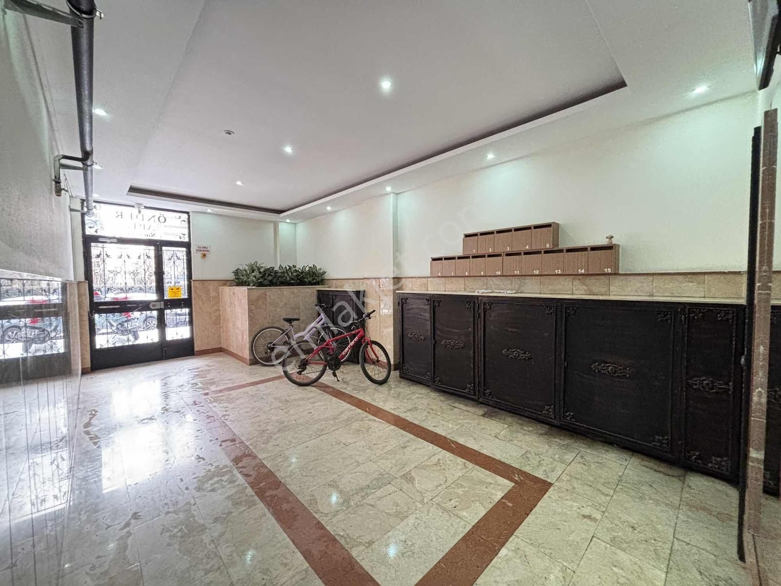 İzmir Çiğli Anadolu Caddesi Üzeri Satılık 3+1 Genç Daire Cb Ph - Görsel 31